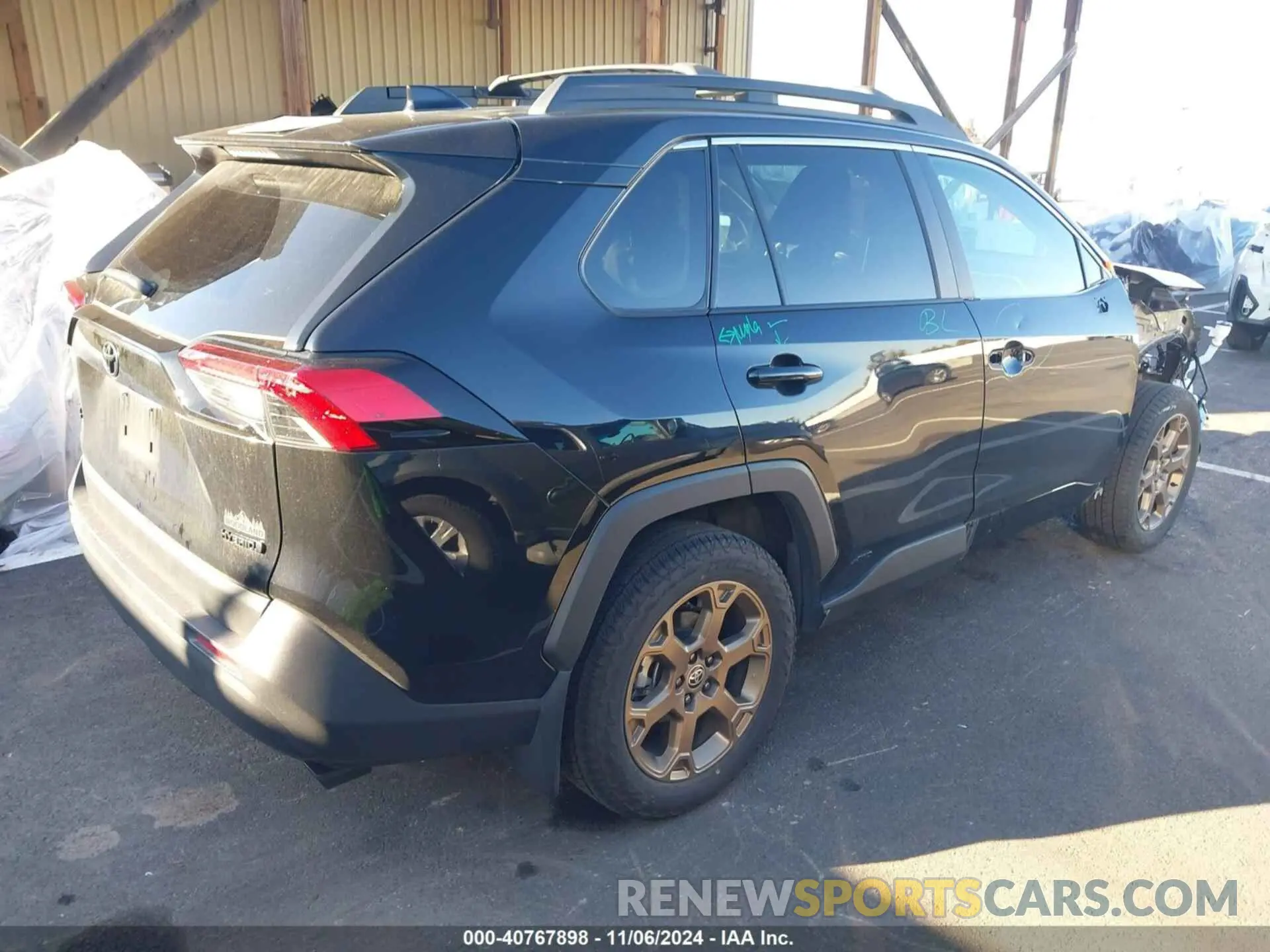 4 Photograph of a damaged car 2T3UWRFV8RW195748 TOYOTA RAV4 HYBRID 2024