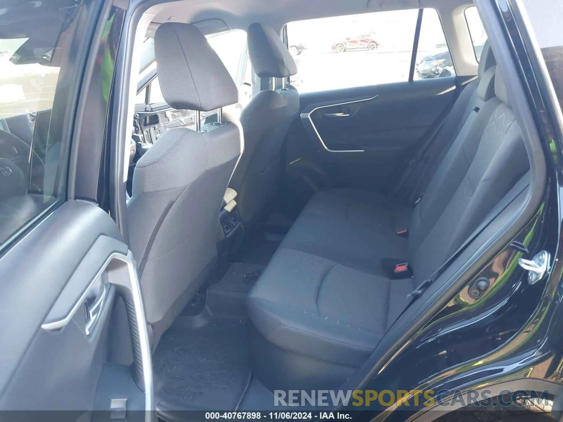 8 Photograph of a damaged car 2T3UWRFV8RW195748 TOYOTA RAV4 HYBRID 2024