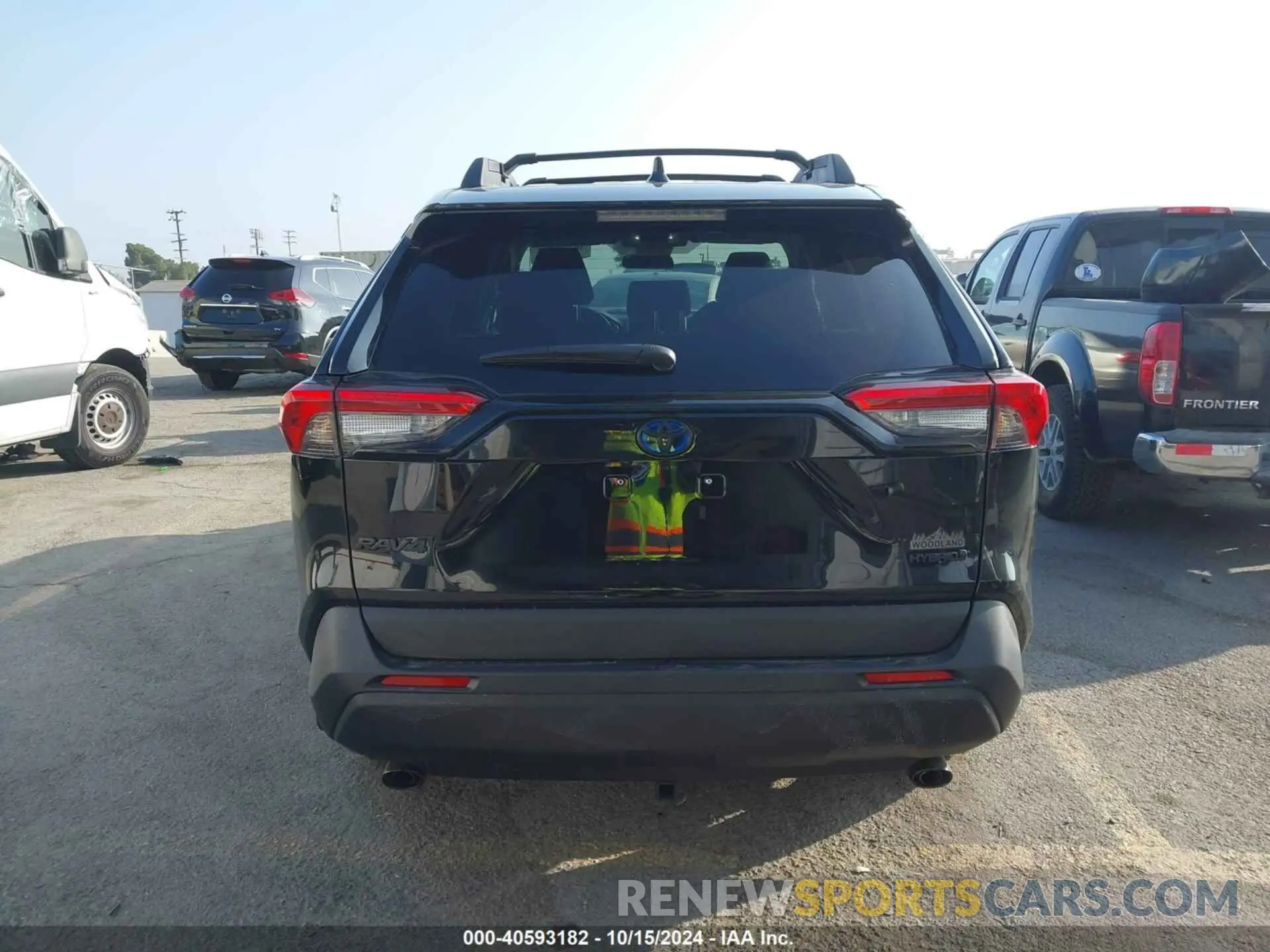 17 Photograph of a damaged car 2T3UWRFV8RW204576 TOYOTA RAV4 HYBRID 2024