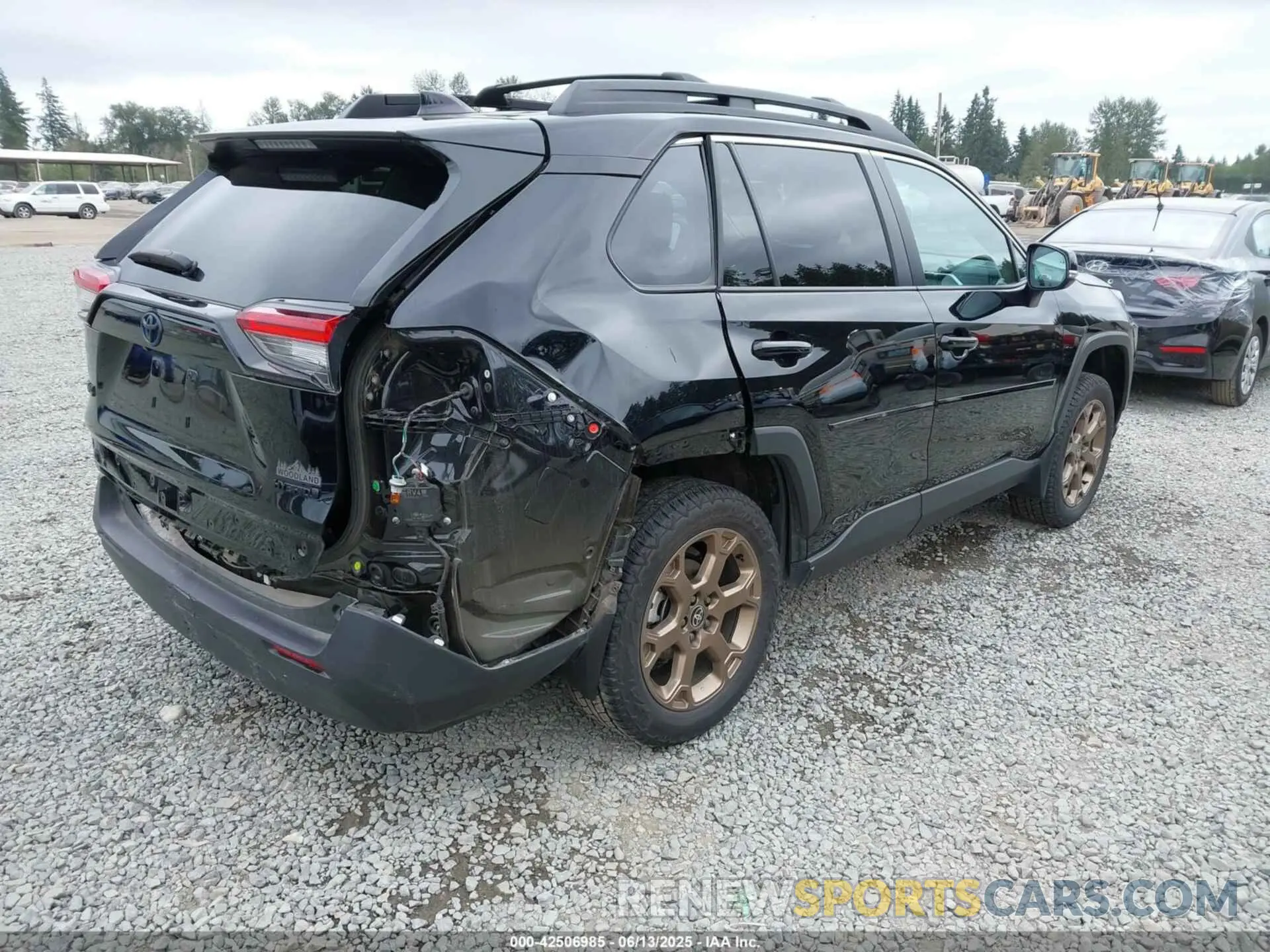 4 Photograph of a damaged car 2T3UWRFV9RW198724 TOYOTA RAV4 HYBRID 2024