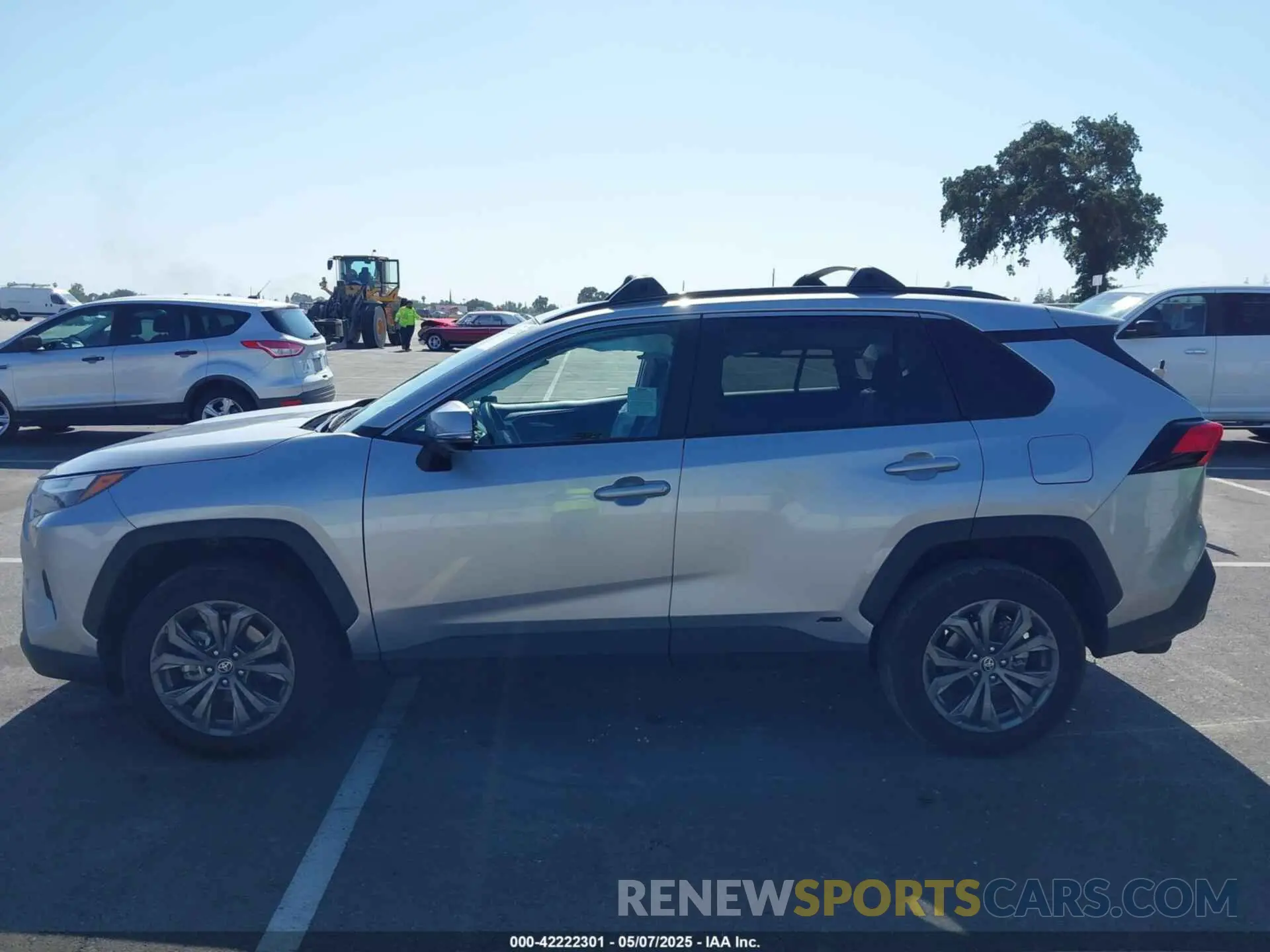 14 Photograph of a damaged car 4T3B6RFV6RU173416 TOYOTA RAV4 HYBRID 2024