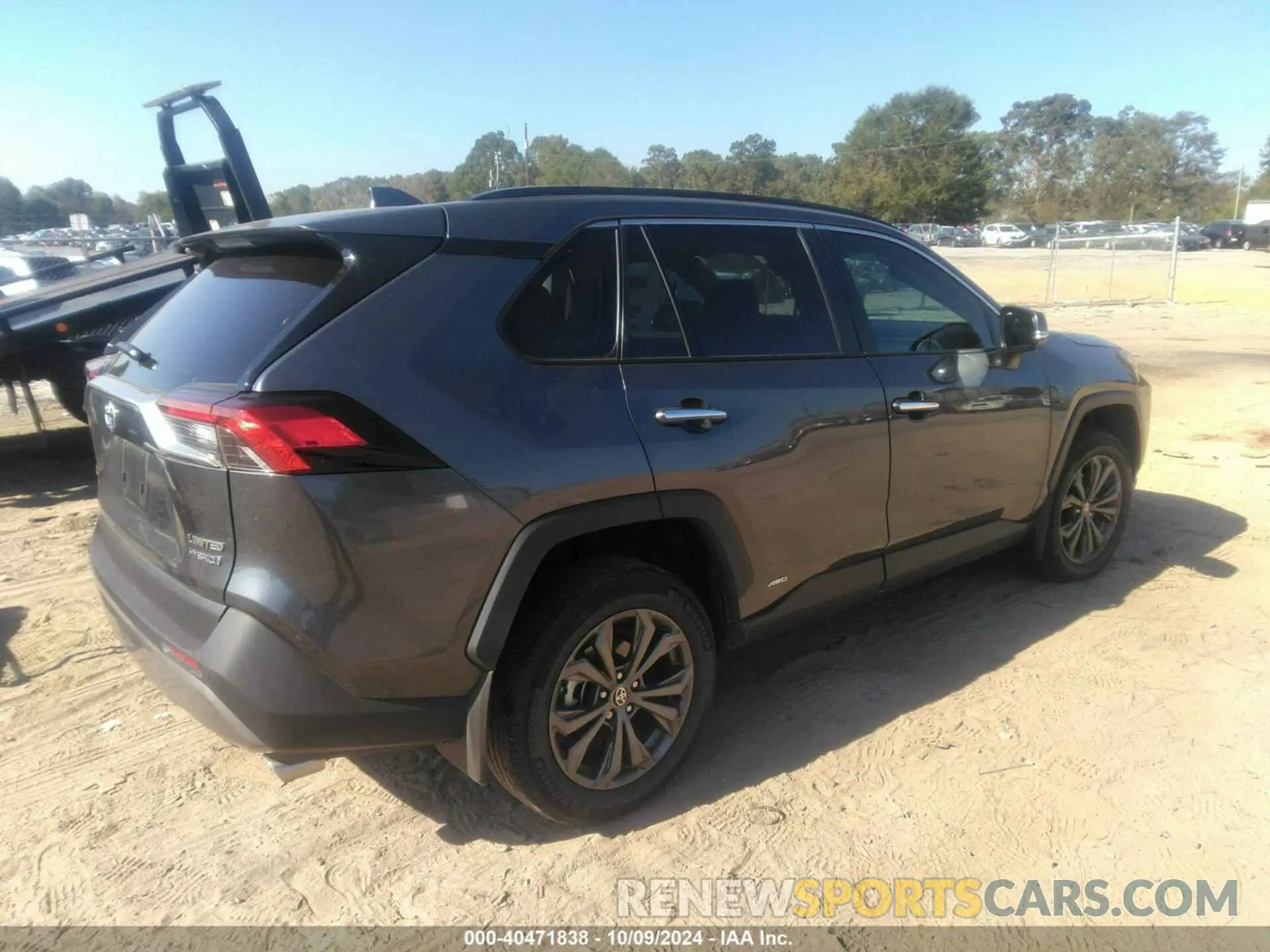 4 Photograph of a damaged car 4T3D6RFV5RU148225 TOYOTA RAV4 HYBRID 2024