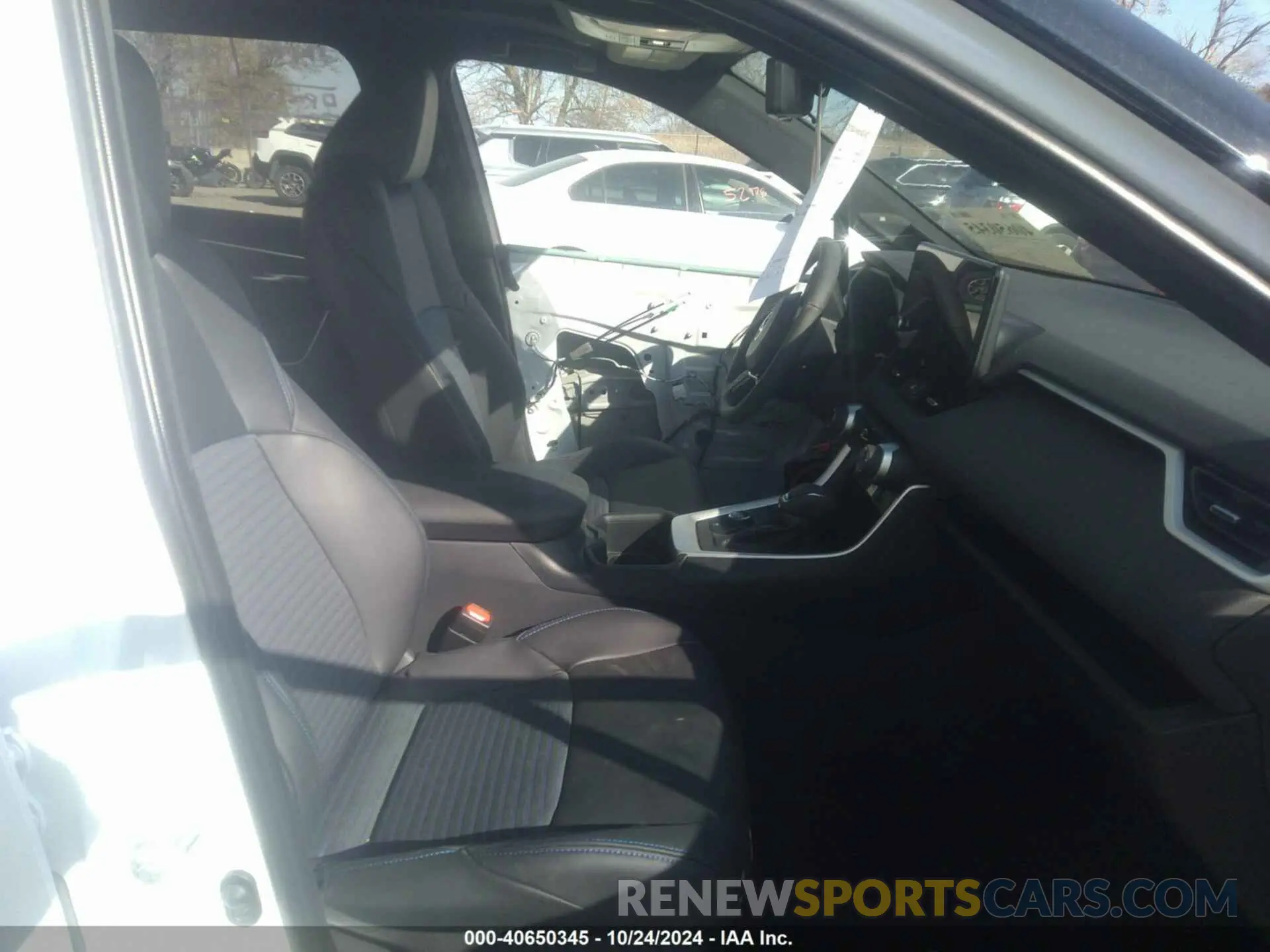5 Photograph of a damaged car 4T3E6RFV0RU167463 TOYOTA RAV4 HYBRID 2024