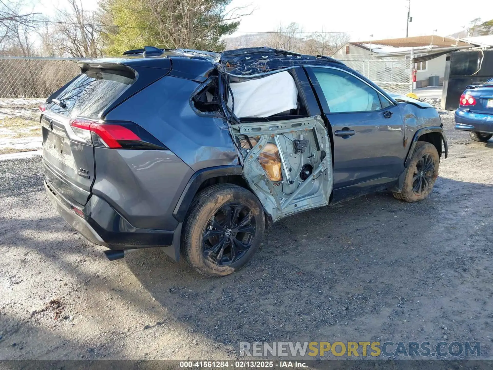 4 Photograph of a damaged car 4T3E6RFV6RU144463 TOYOTA RAV4 HYBRID 2024