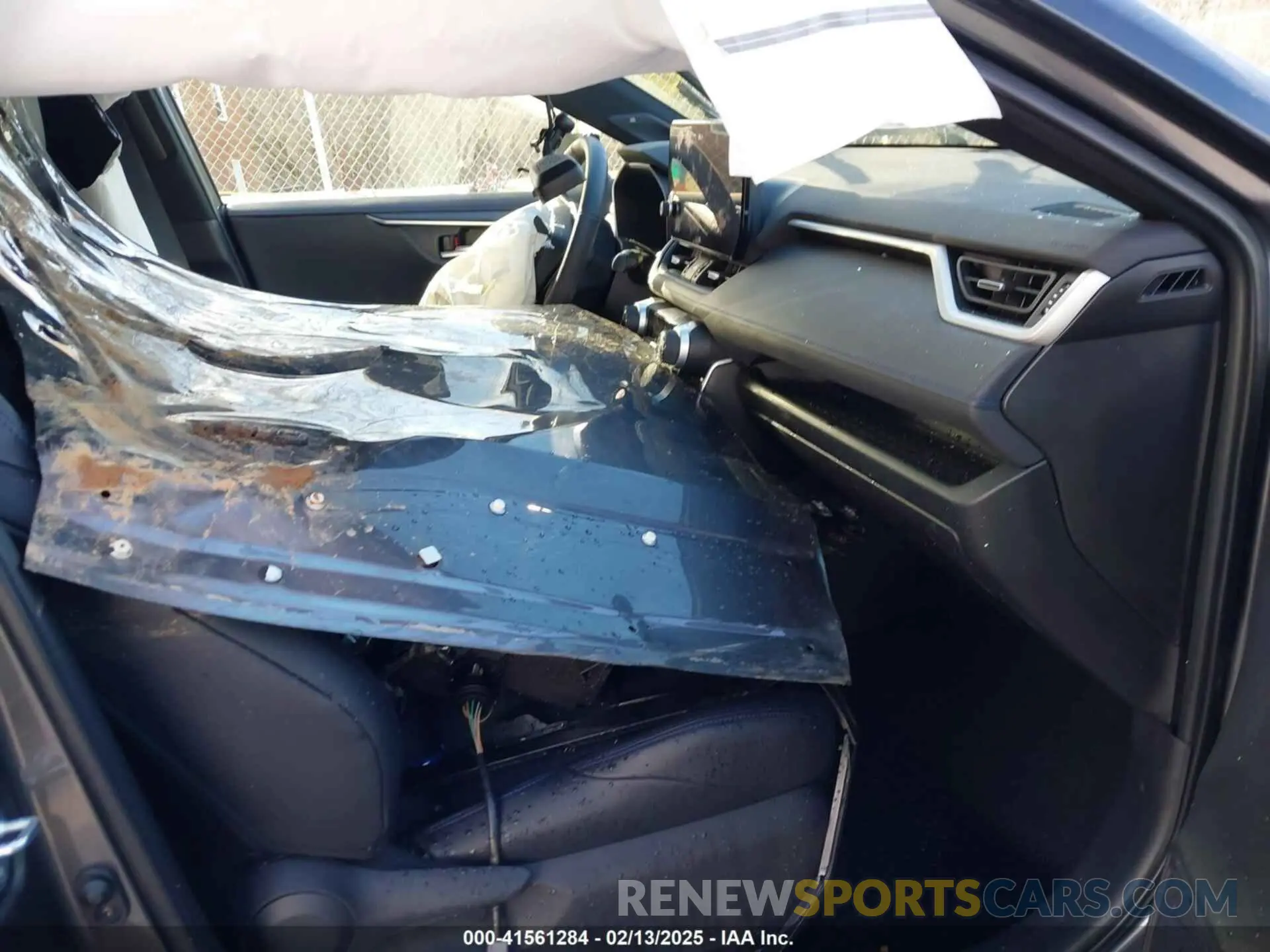 5 Photograph of a damaged car 4T3E6RFV6RU144463 TOYOTA RAV4 HYBRID 2024