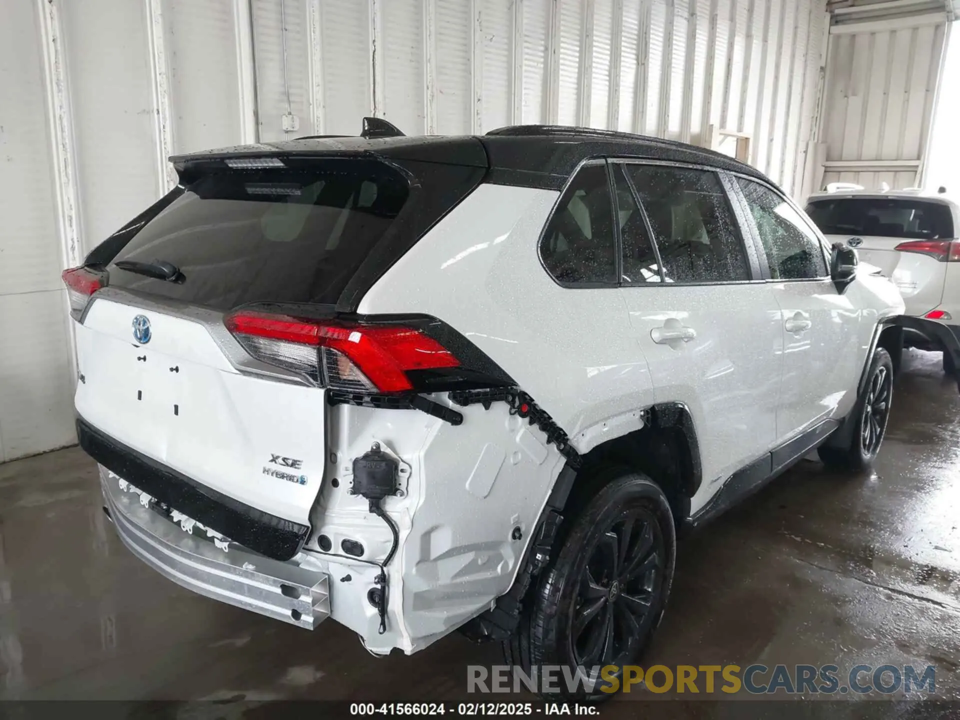 4 Photograph of a damaged car 4T3E6RFV9RU169387 TOYOTA RAV4 HYBRID 2024