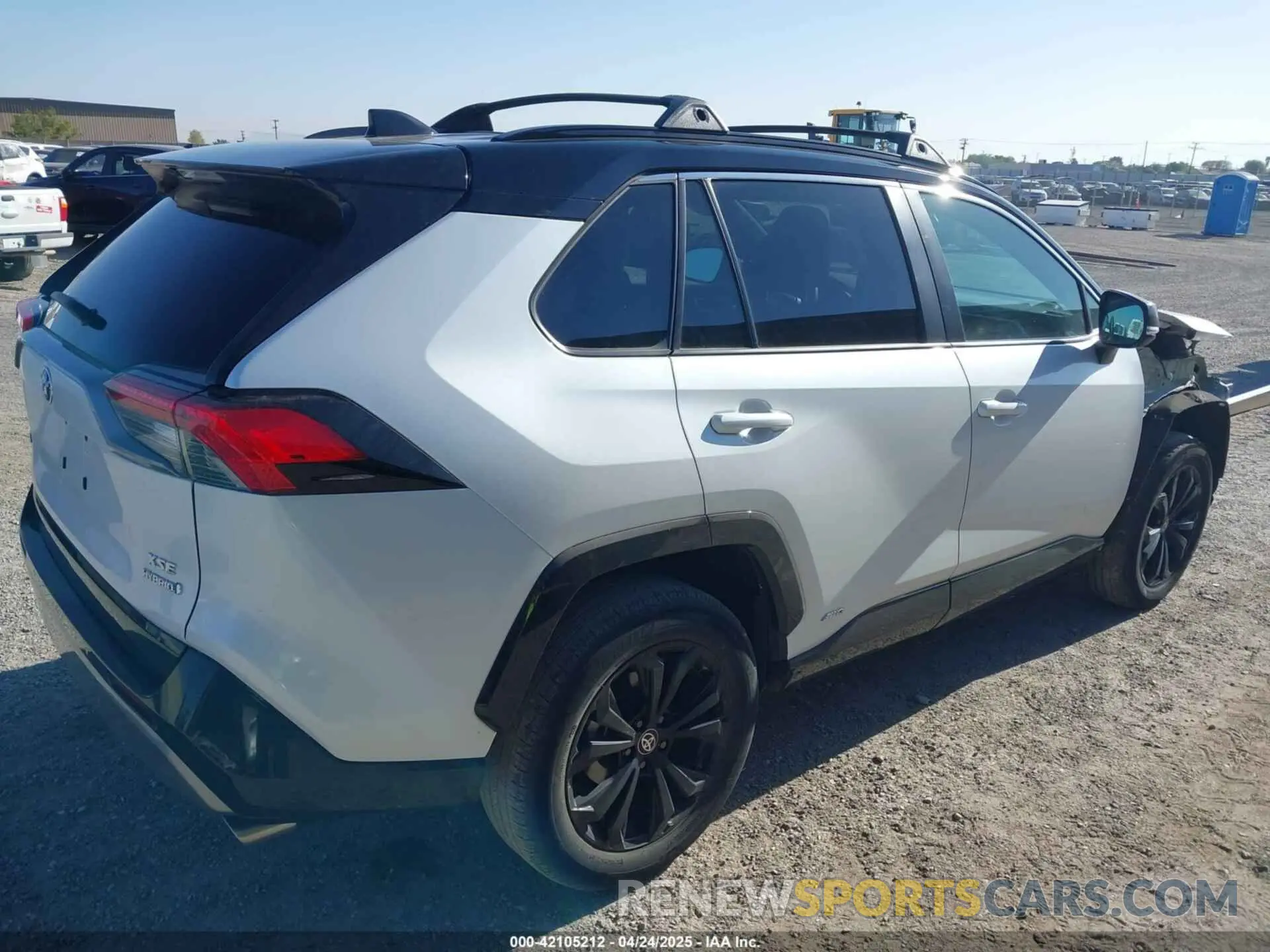 4 Photograph of a damaged car 4T3E6RFVXRU149410 TOYOTA RAV4 HYBRID 2024