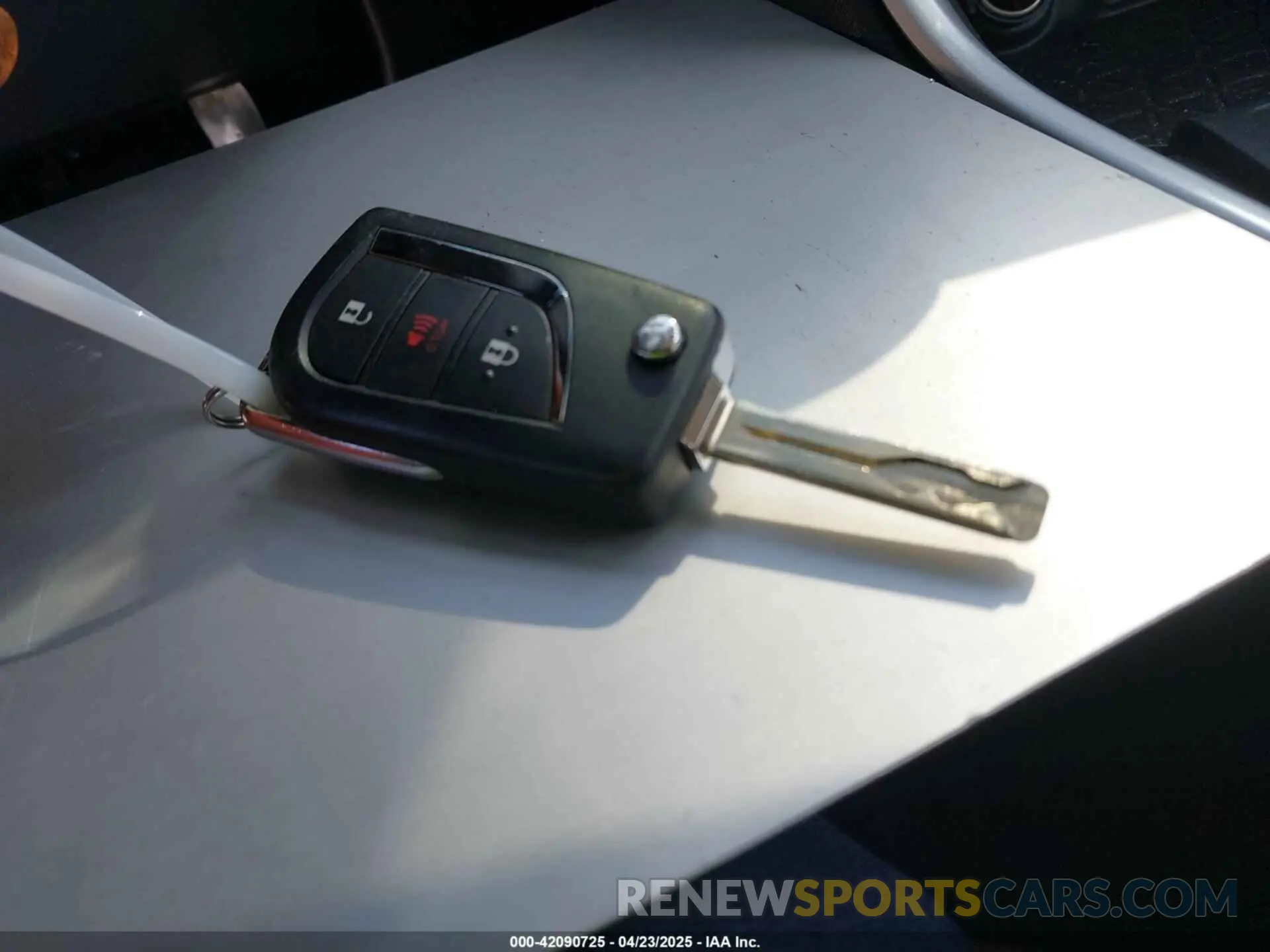11 Фотография поврежденного автомобиля 4T3LWRFV6RU160007 TOYOTA RAV4 HYBRID 2024