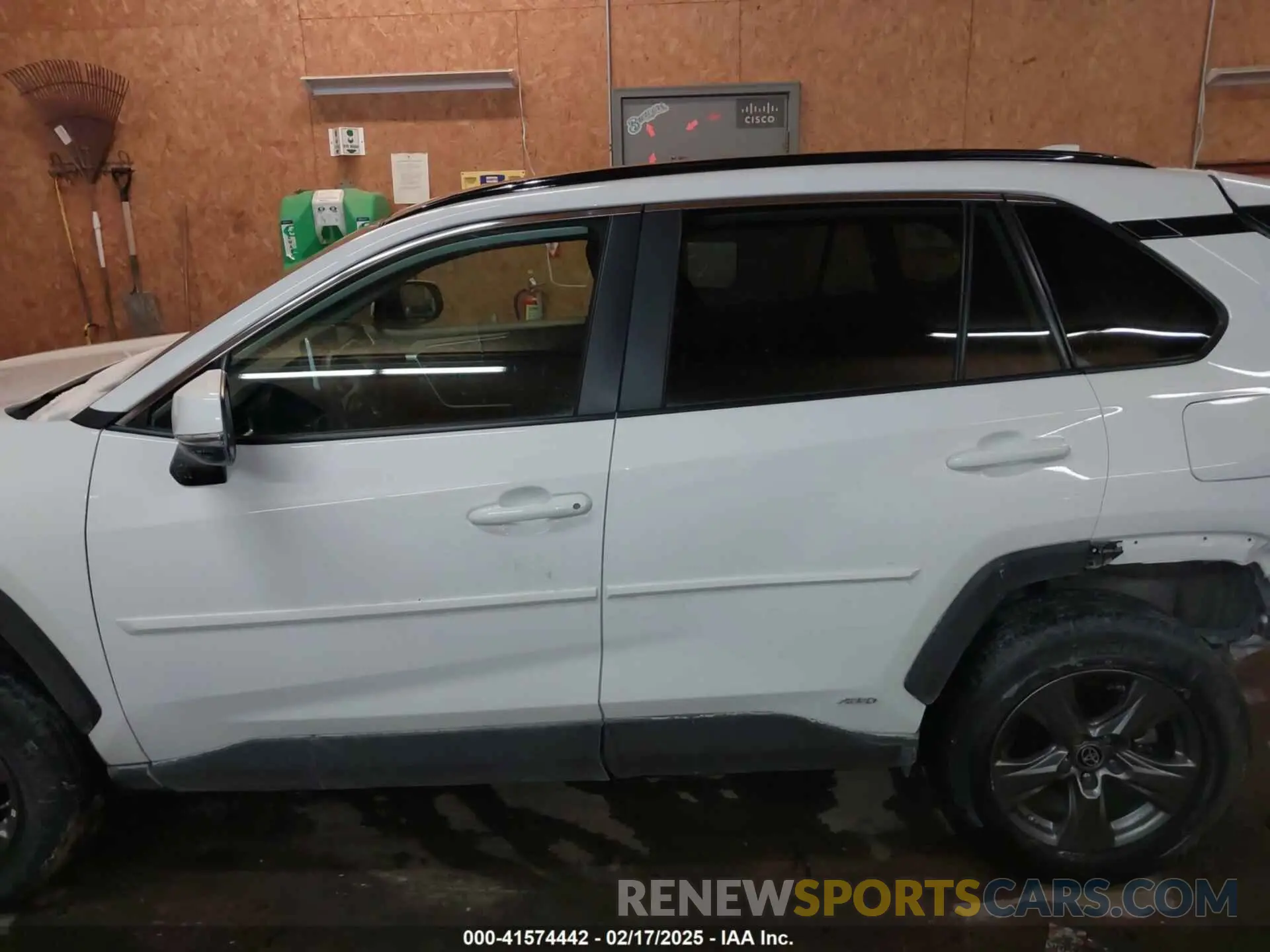 14 Photograph of a damaged car 4T3MWRFV8RU133105 TOYOTA RAV4 HYBRID 2024