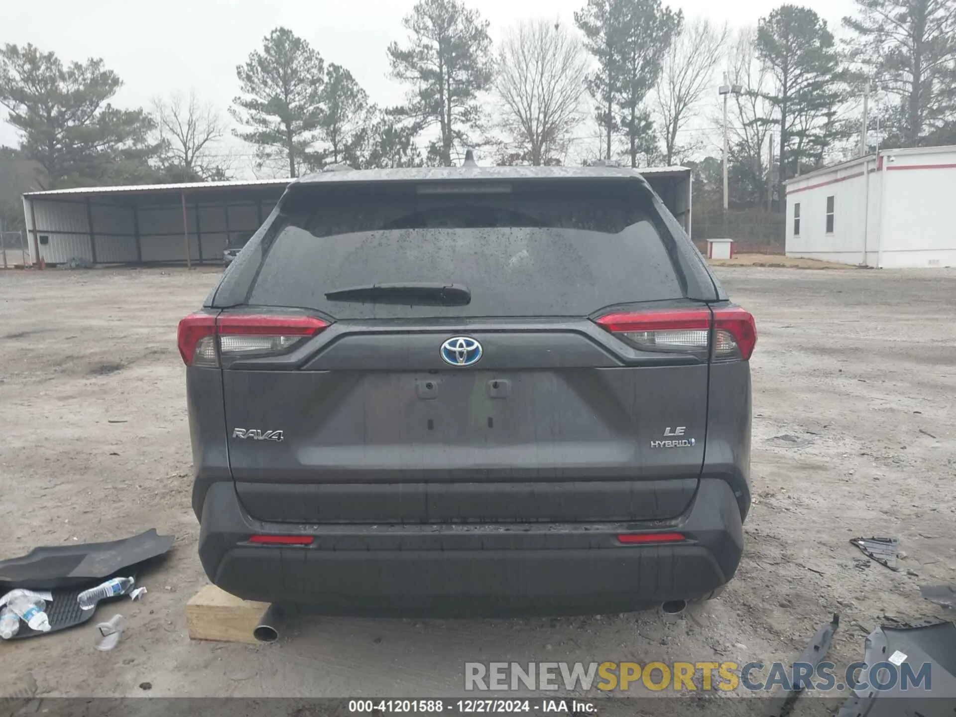 17 Photograph of a damaged car 4T3MWRFV8RU157551 TOYOTA RAV4 HYBRID 2024