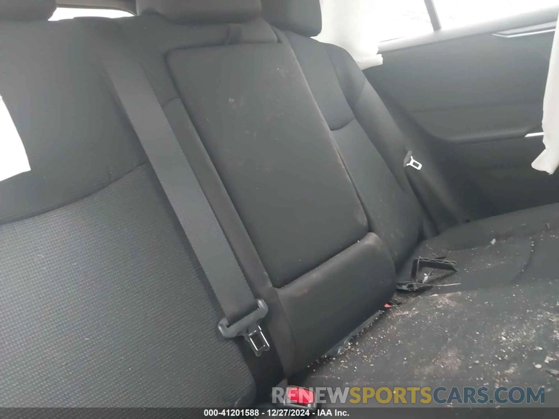 18 Photograph of a damaged car 4T3MWRFV8RU157551 TOYOTA RAV4 HYBRID 2024