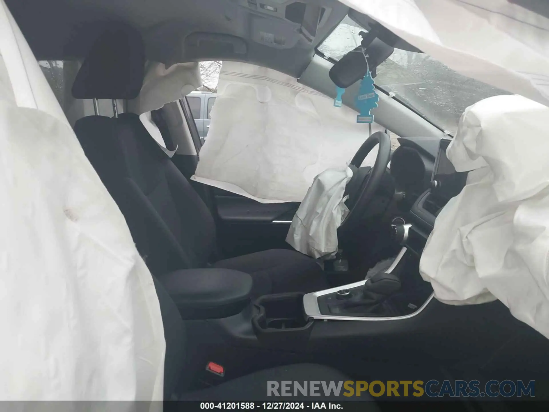 5 Photograph of a damaged car 4T3MWRFV8RU157551 TOYOTA RAV4 HYBRID 2024