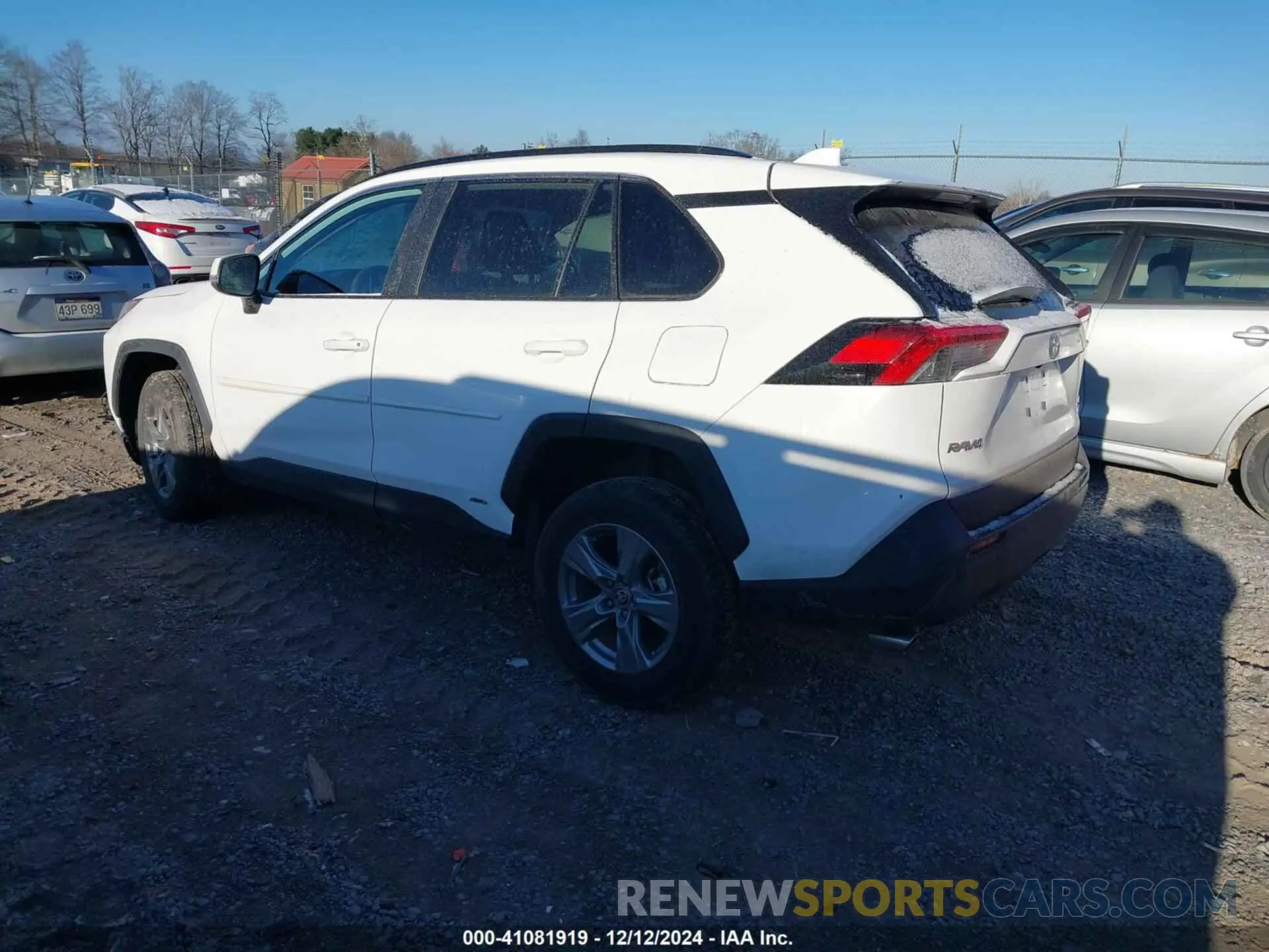 3 Photograph of a damaged car 4T3MWRFVXRU158961 TOYOTA RAV4 HYBRID 2024