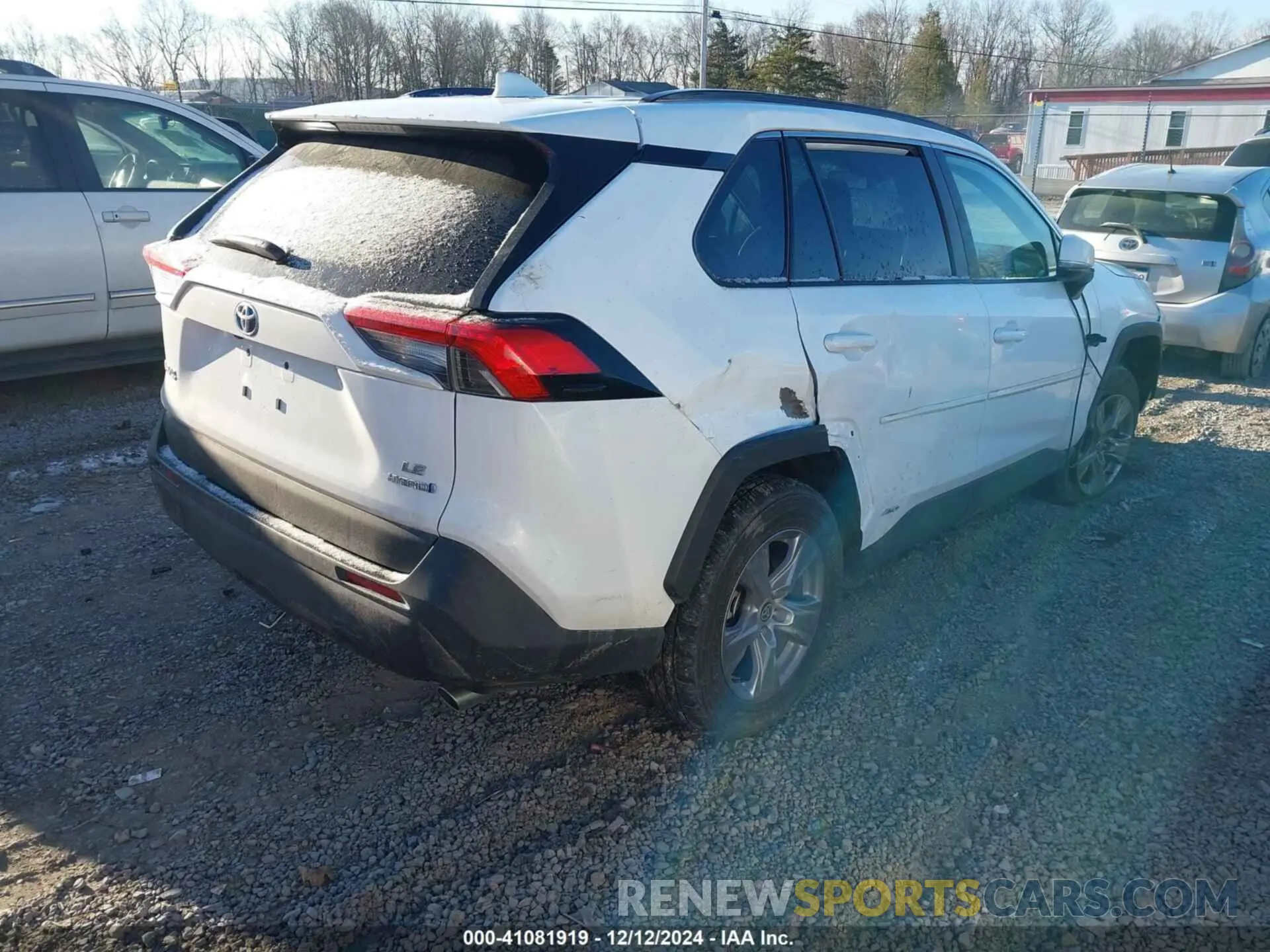 4 Photograph of a damaged car 4T3MWRFVXRU158961 TOYOTA RAV4 HYBRID 2024