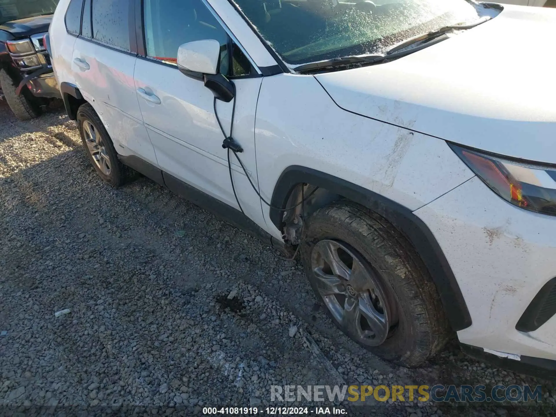 6 Photograph of a damaged car 4T3MWRFVXRU158961 TOYOTA RAV4 HYBRID 2024