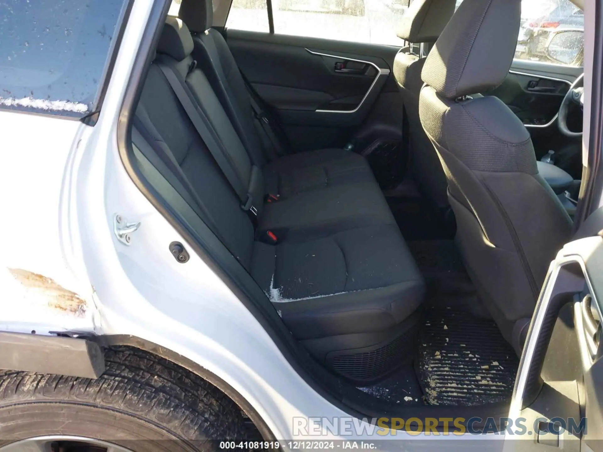 8 Photograph of a damaged car 4T3MWRFVXRU158961 TOYOTA RAV4 HYBRID 2024