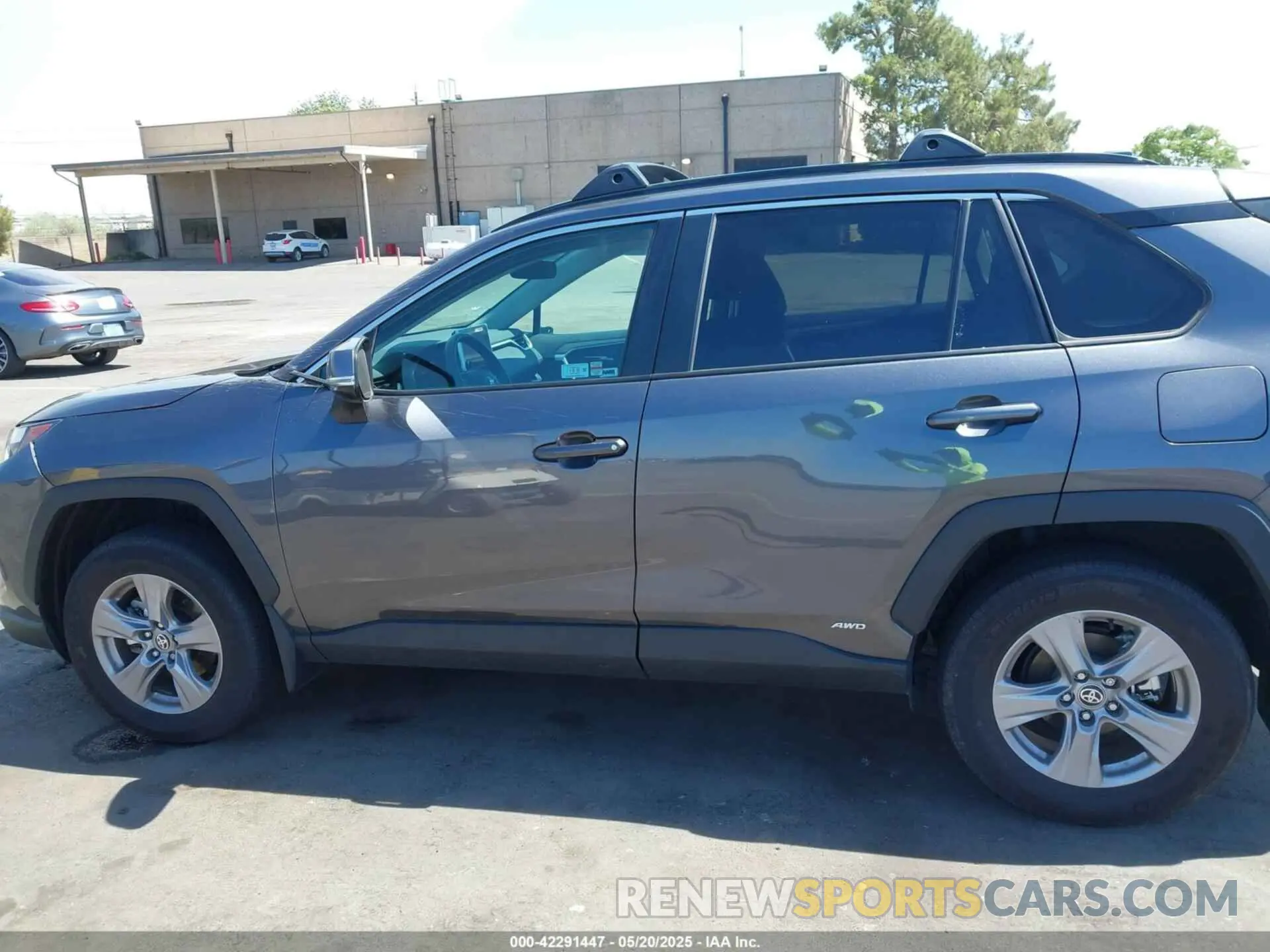 14 Photograph of a damaged car 4T3RWRFV1RU127619 TOYOTA RAV4 HYBRID 2024