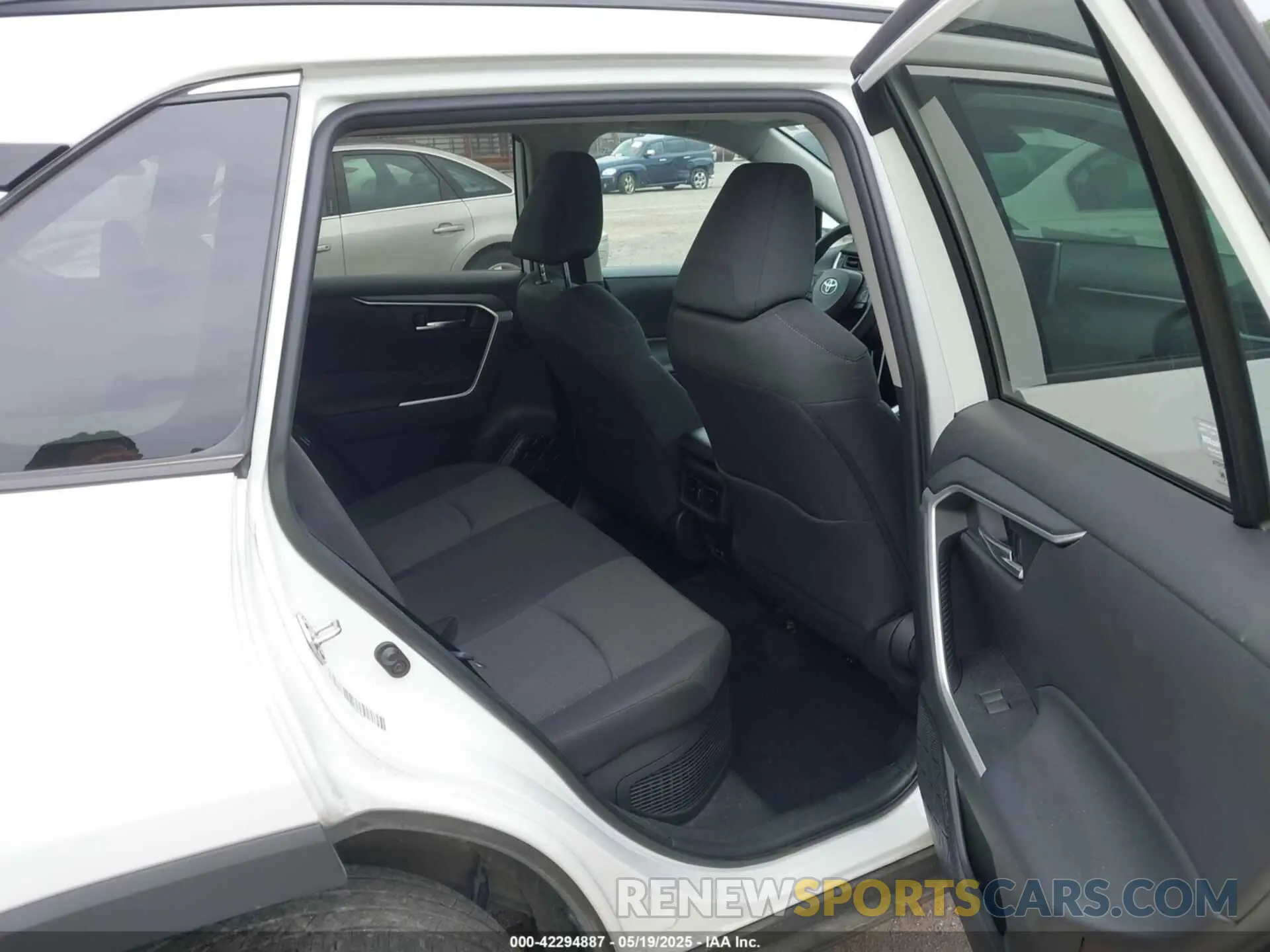 8 Фотография поврежденного автомобиля 4T3RWRFV1RU133016 TOYOTA RAV4 HYBRID 2024