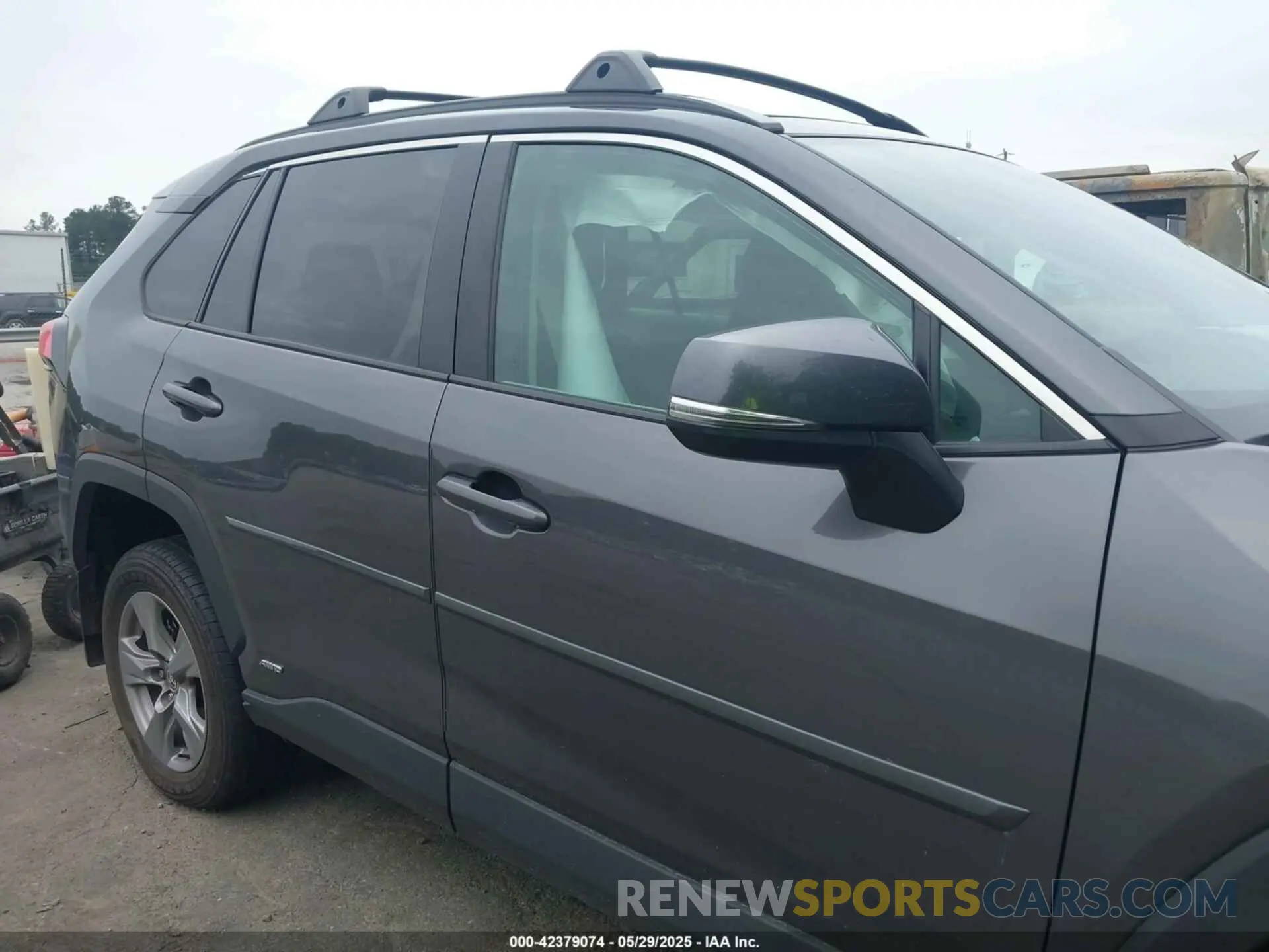 13 Photograph of a damaged car 4T3RWRFV4RU111446 TOYOTA RAV4 HYBRID 2024