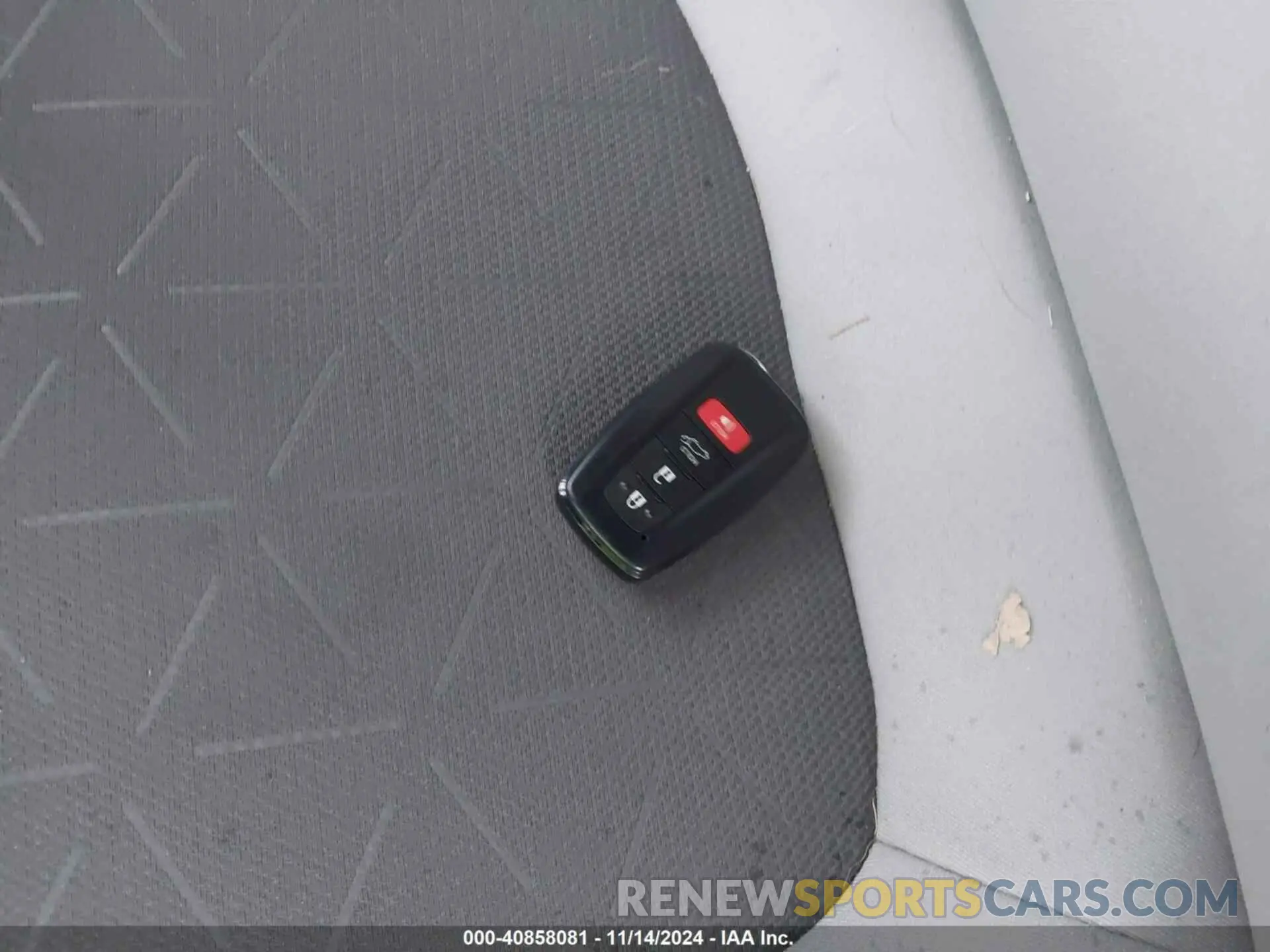 11 Photograph of a damaged car 4T3RWRFV5RU158422 TOYOTA RAV4 HYBRID 2024