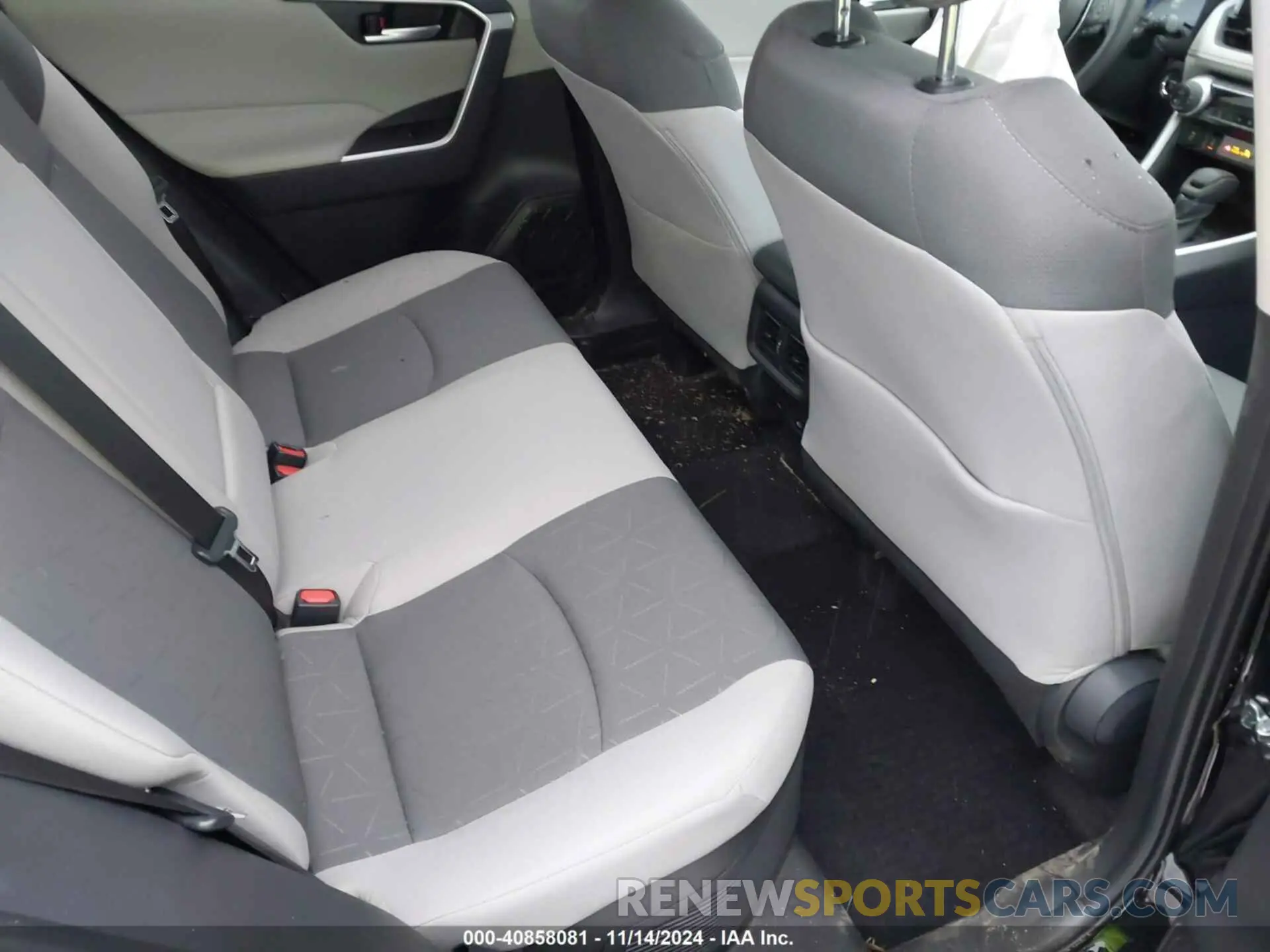 8 Photograph of a damaged car 4T3RWRFV5RU158422 TOYOTA RAV4 HYBRID 2024
