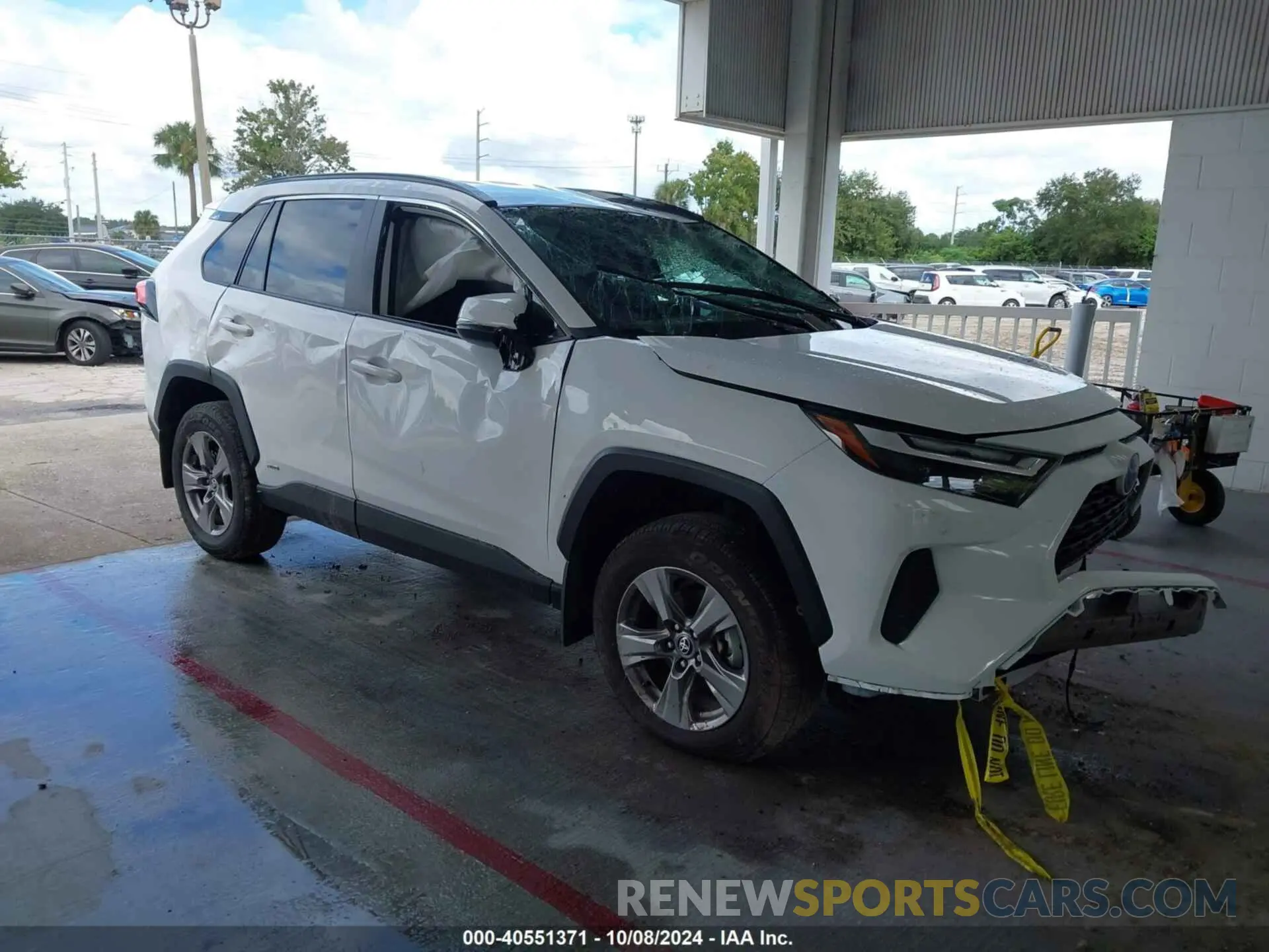 1 Photograph of a damaged car 4T3RWRFV6RU135974 TOYOTA RAV4 HYBRID 2024