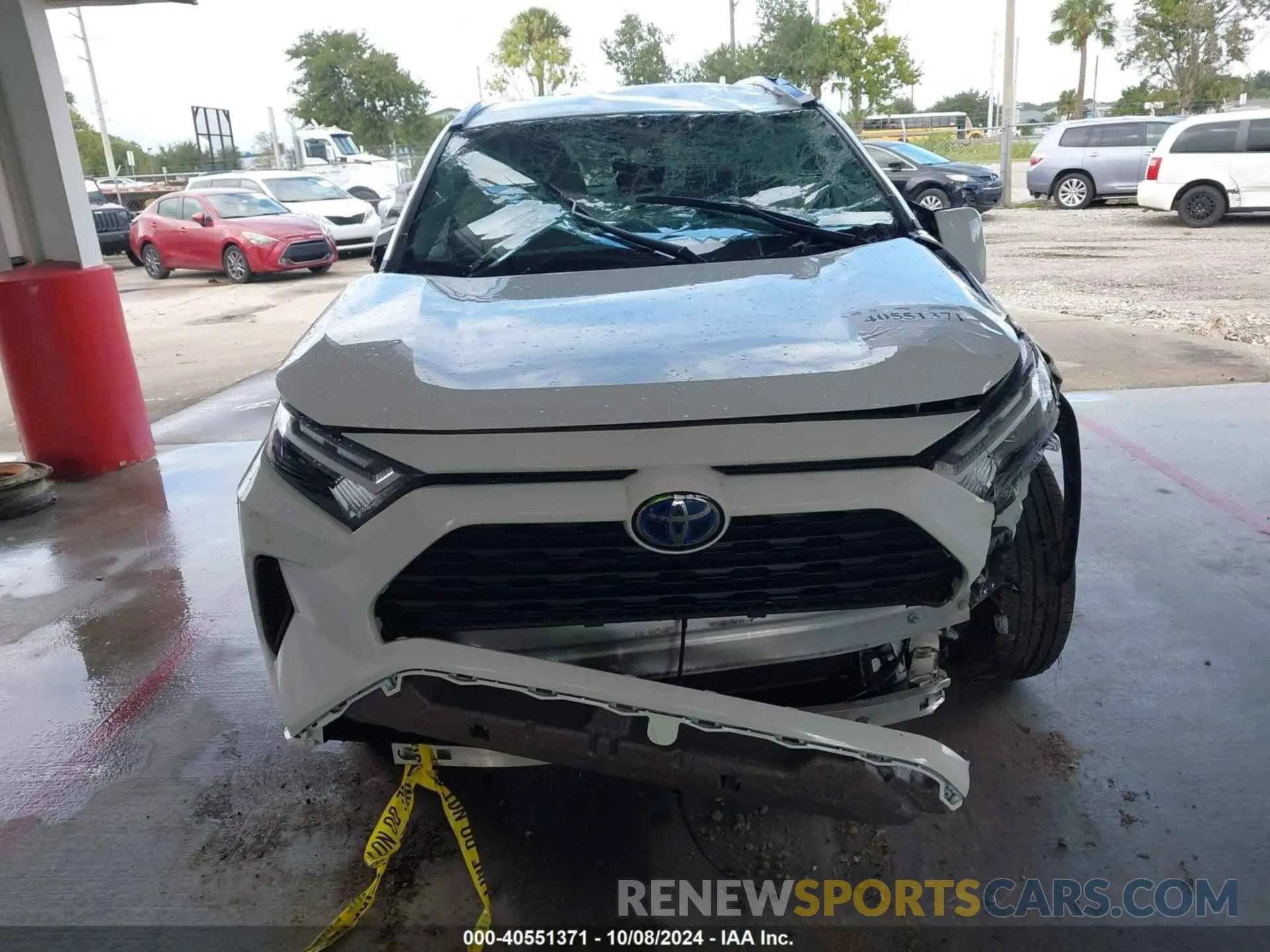 11 Photograph of a damaged car 4T3RWRFV6RU135974 TOYOTA RAV4 HYBRID 2024