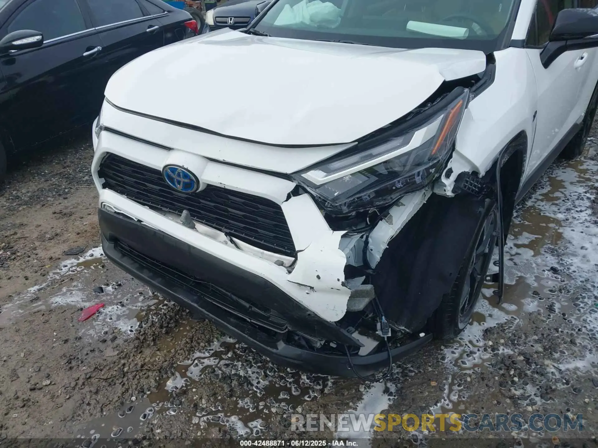 6 Photograph of a damaged car 4T3RWRFV8RU110932 TOYOTA RAV4 HYBRID 2024