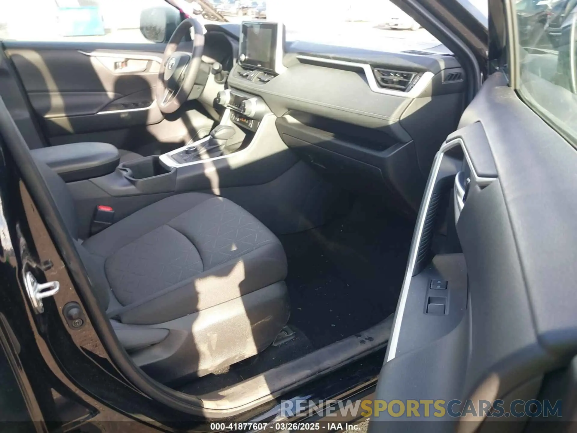 5 Фотография поврежденного автомобиля 4T3RWRFV8RU117959 TOYOTA RAV4 HYBRID 2024