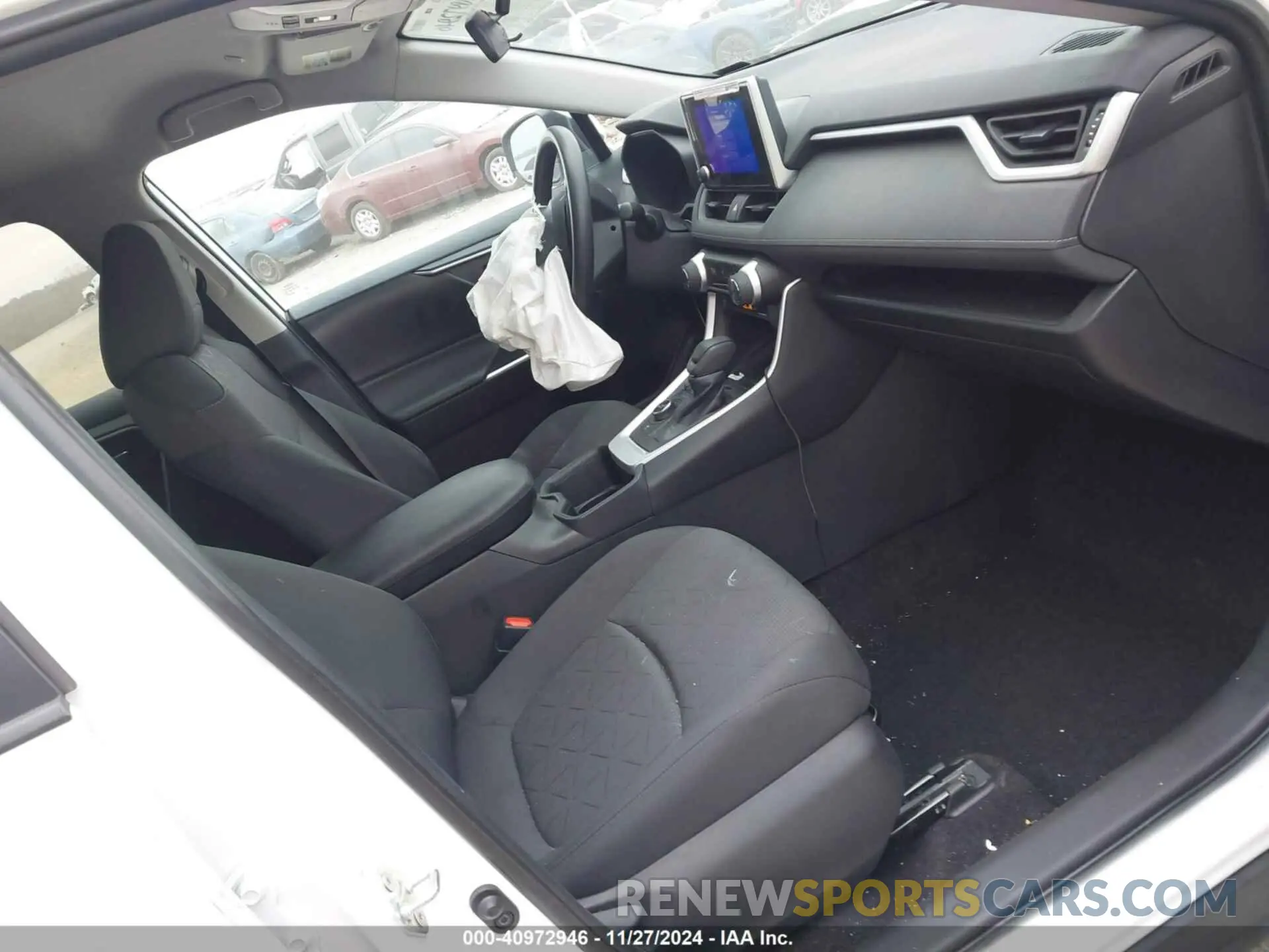 5 Photograph of a damaged car 4T3RWRFV8RU132722 TOYOTA RAV4 HYBRID 2024