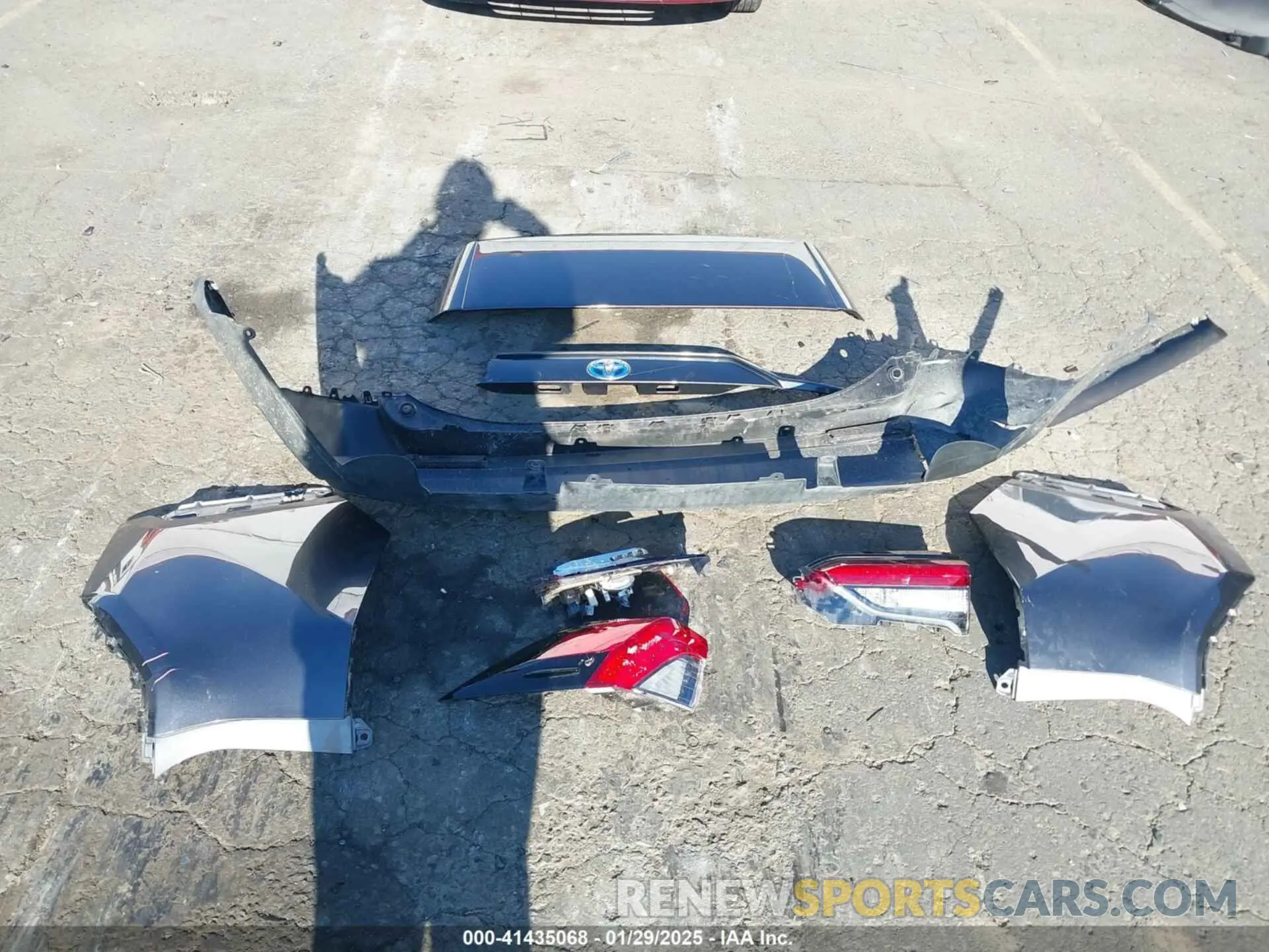12 Photograph of a damaged car 4T3RWRFV8RU140643 TOYOTA RAV4 HYBRID 2024
