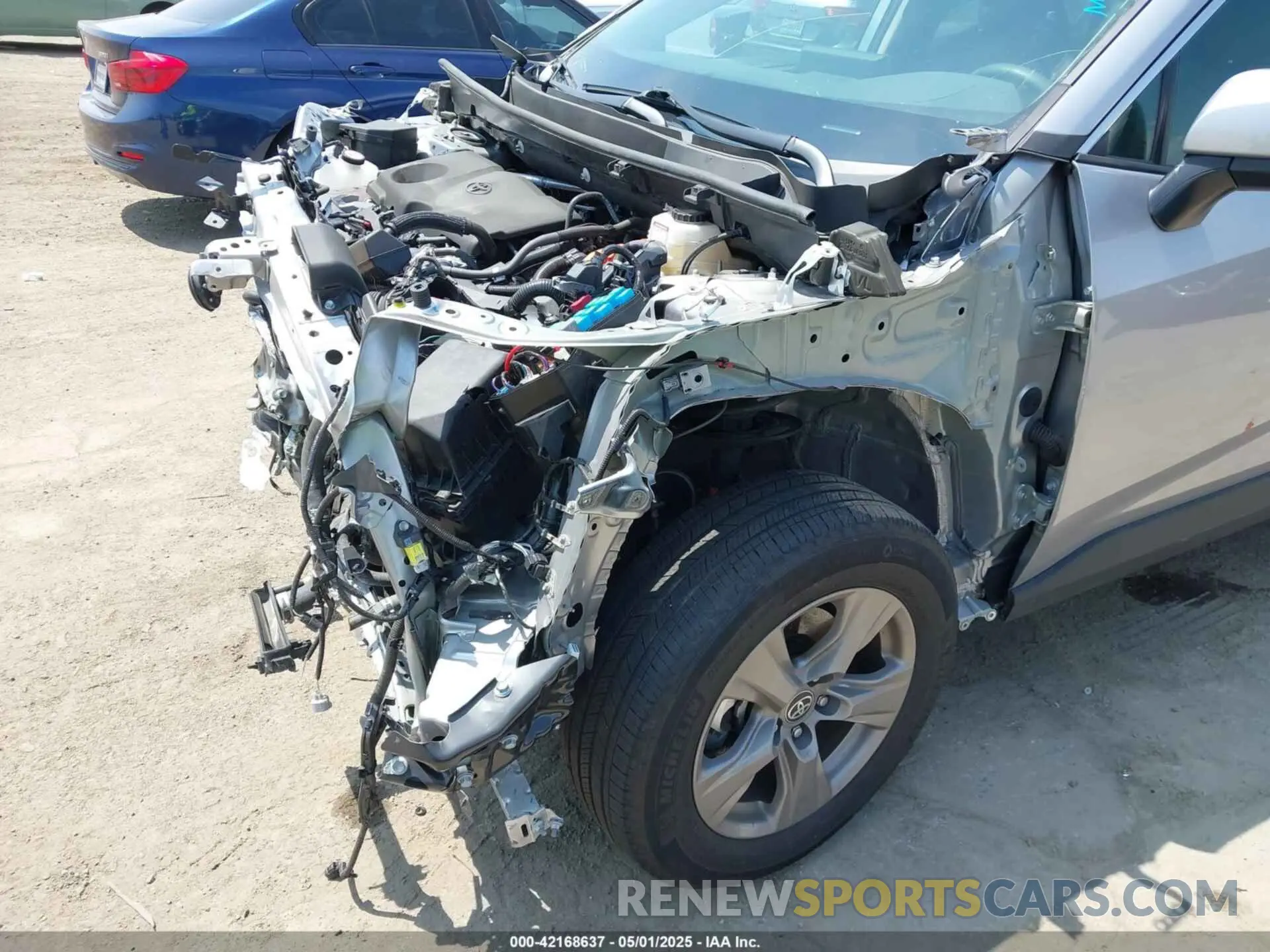 17 Photograph of a damaged car 4T3RWRFVXRU147075 TOYOTA RAV4 HYBRID 2024