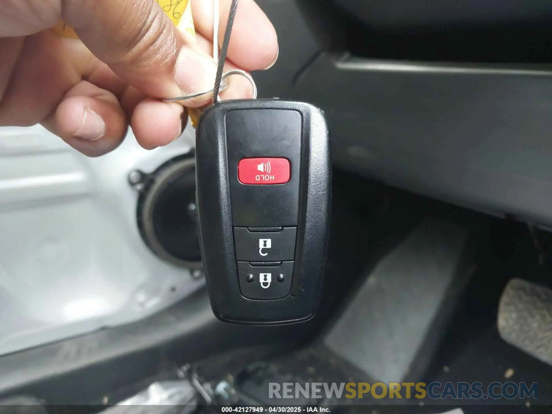 11 Photograph of a damaged car 4T3T6RFV0RU174548 TOYOTA RAV4 HYBRID 2024