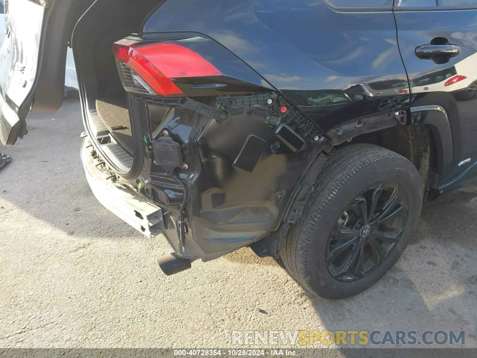 19 Фотография поврежденного автомобиля 4T3T6RFV3RU146016 TOYOTA RAV4 HYBRID 2024