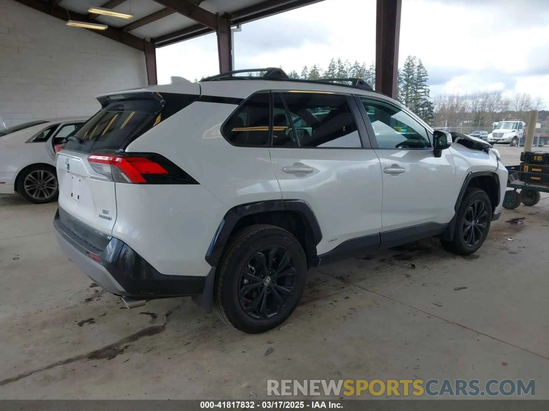 4 Photograph of a damaged car 4T3T6RFV3RU163656 TOYOTA RAV4 HYBRID 2024