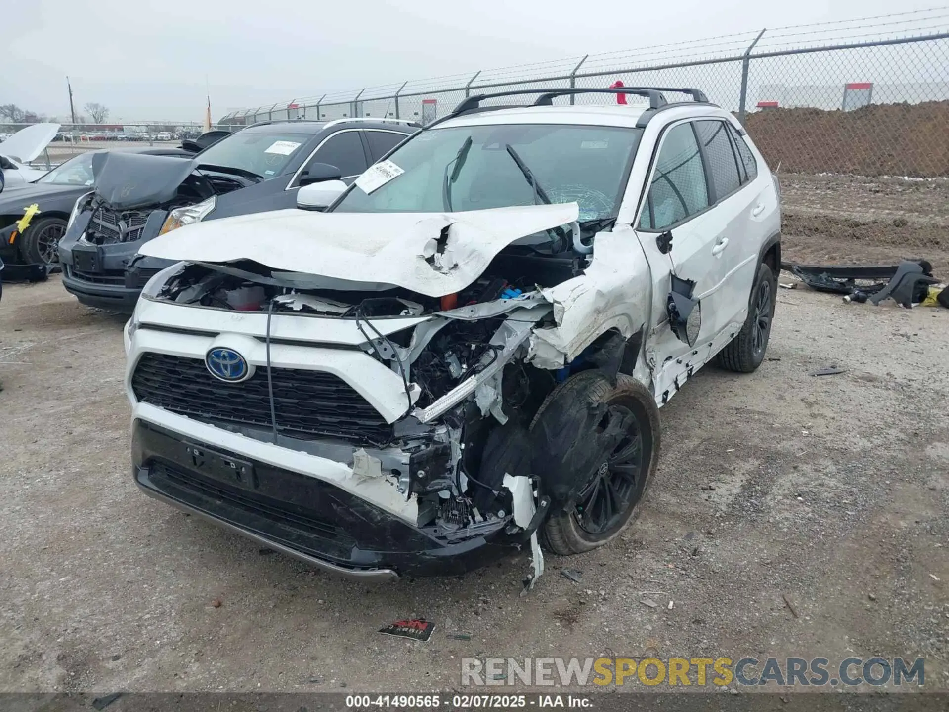 2 Photograph of a damaged car 4T3T6RFV6RU166065 TOYOTA RAV4 HYBRID 2024