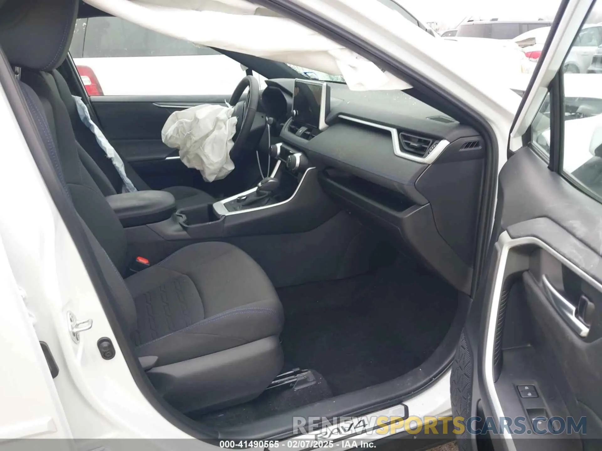 5 Photograph of a damaged car 4T3T6RFV6RU166065 TOYOTA RAV4 HYBRID 2024