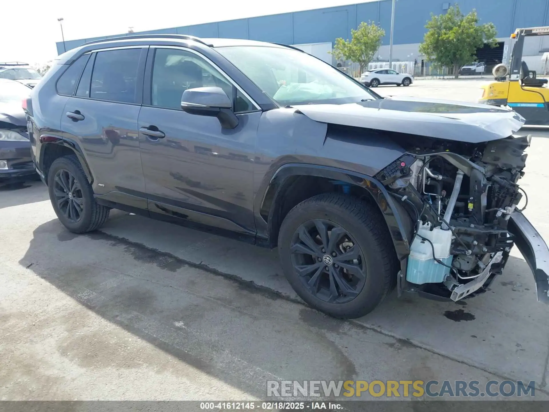 1 Фотография поврежденного автомобиля JTM16RFV6RD125746 TOYOTA RAV4 HYBRID 2024