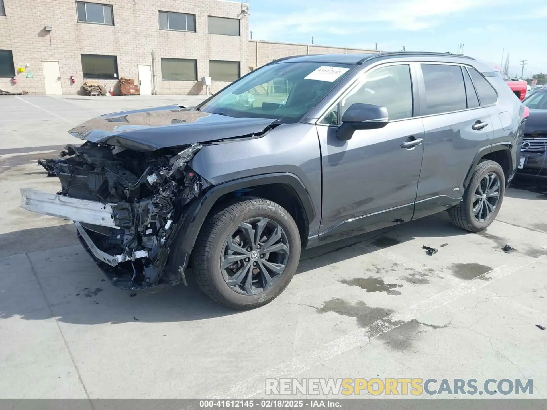2 Фотография поврежденного автомобиля JTM16RFV6RD125746 TOYOTA RAV4 HYBRID 2024