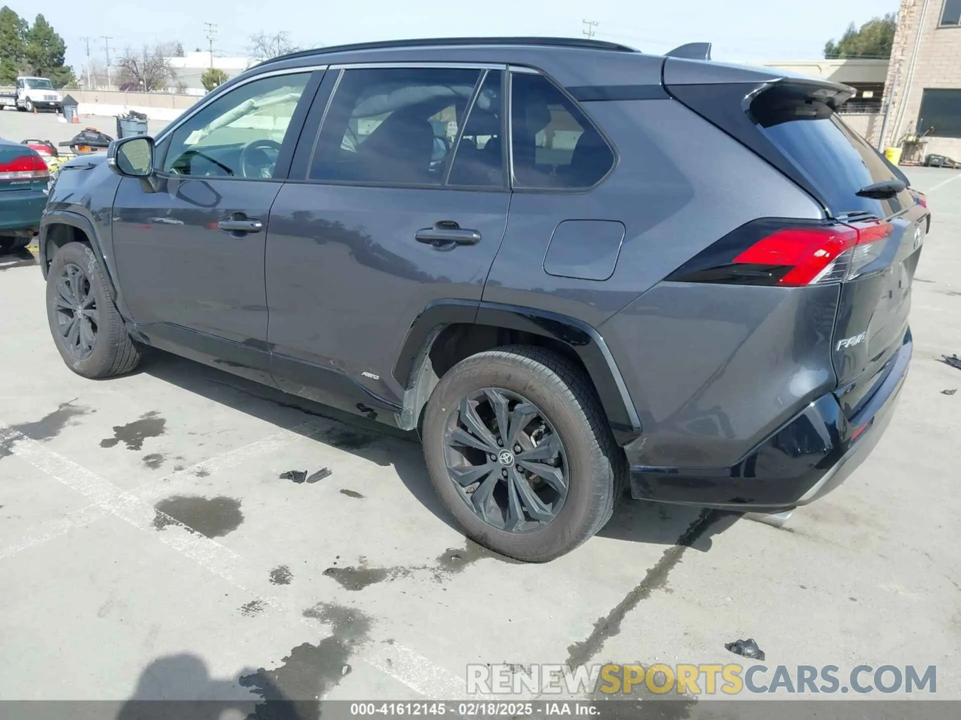 3 Фотография поврежденного автомобиля JTM16RFV6RD125746 TOYOTA RAV4 HYBRID 2024