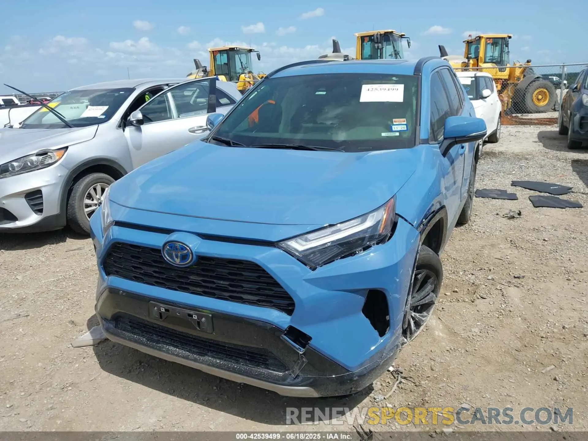 2 Фотография поврежденного автомобиля JTM16RFV6RD566647 TOYOTA RAV4 HYBRID 2024