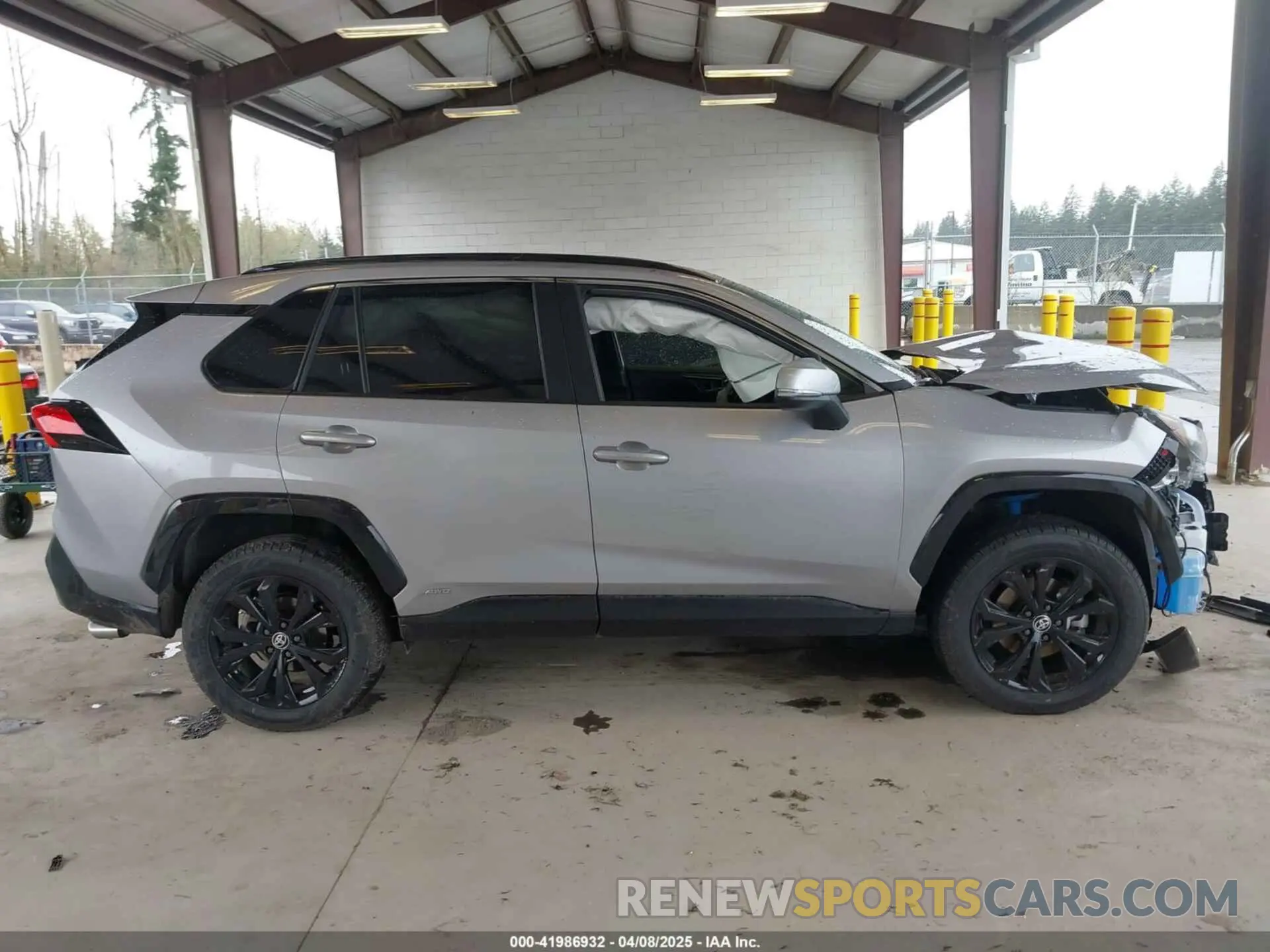 13 Фотография поврежденного автомобиля JTM16RFV9RD125028 TOYOTA RAV4 HYBRID 2024
