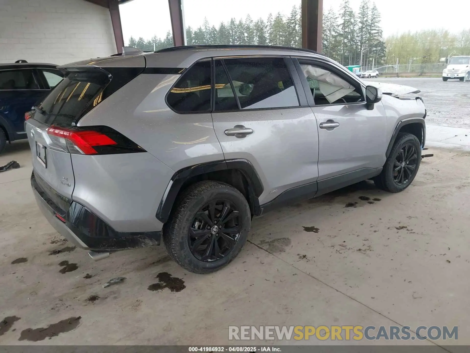 4 Фотография поврежденного автомобиля JTM16RFV9RD125028 TOYOTA RAV4 HYBRID 2024
