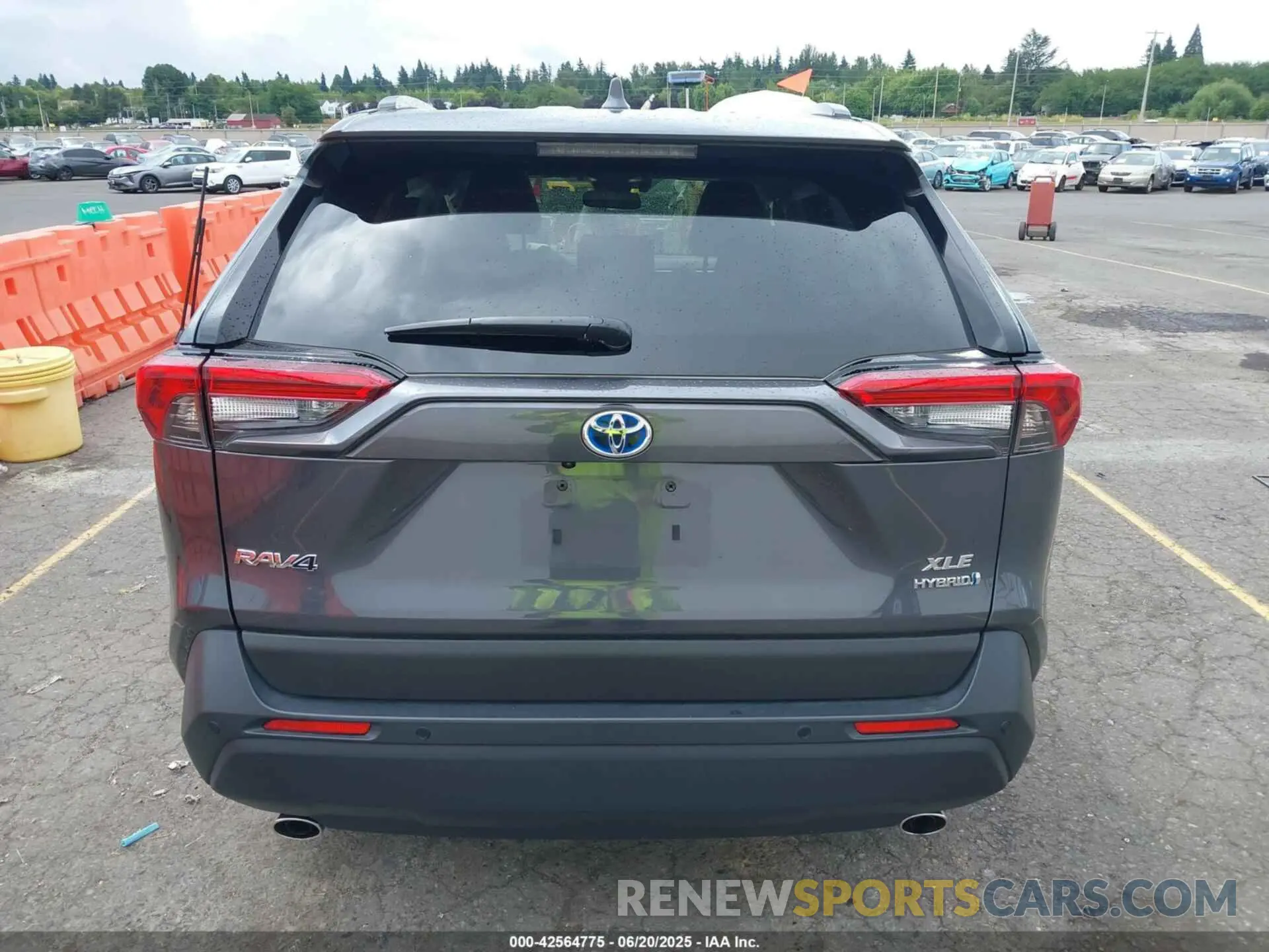 16 Photograph of a damaged car JTMB6RFV0RD127531 TOYOTA RAV4 HYBRID 2024