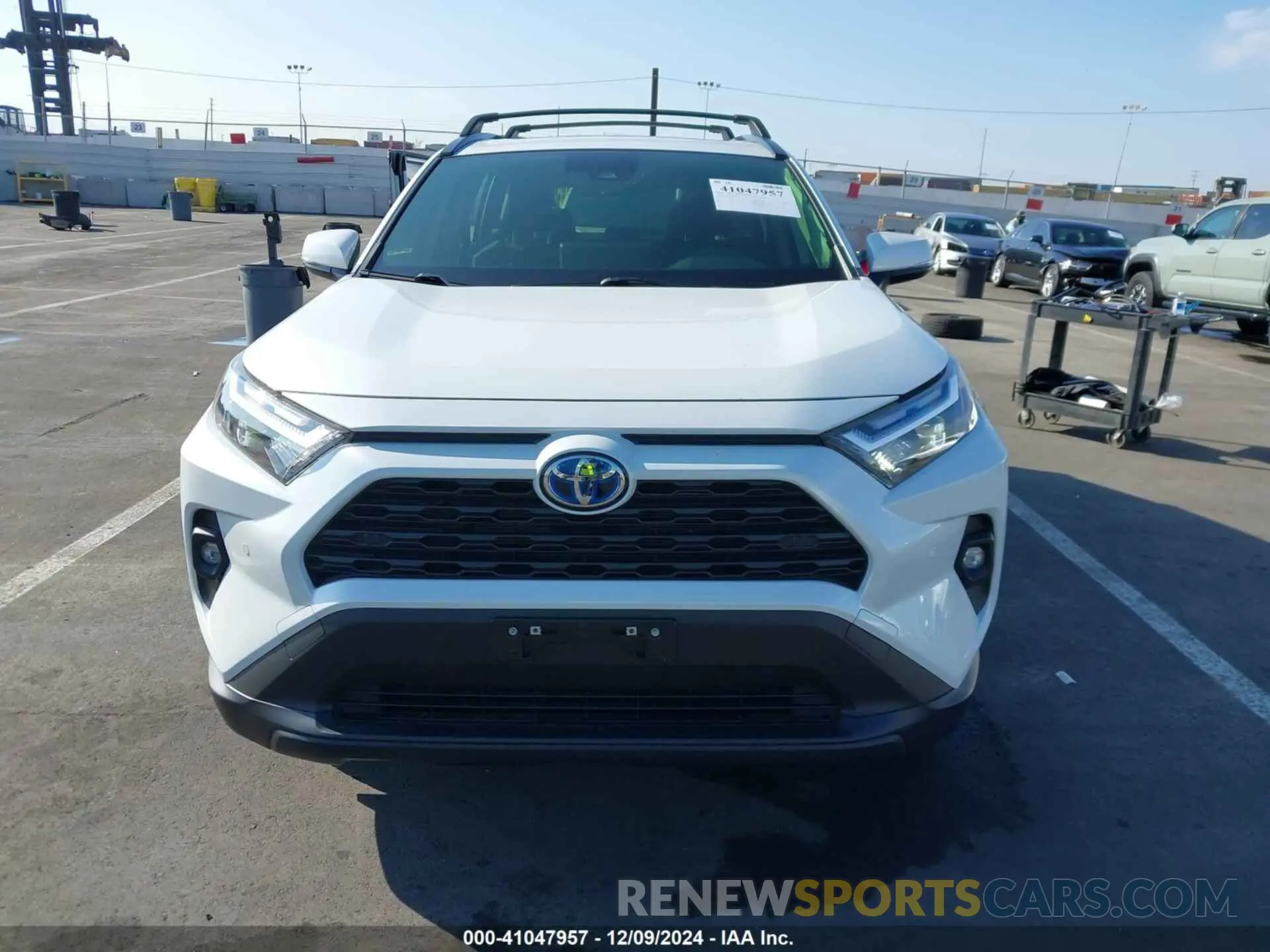 12 Фотография поврежденного автомобиля JTMB6RFV1RD550375 TOYOTA RAV4 HYBRID 2024