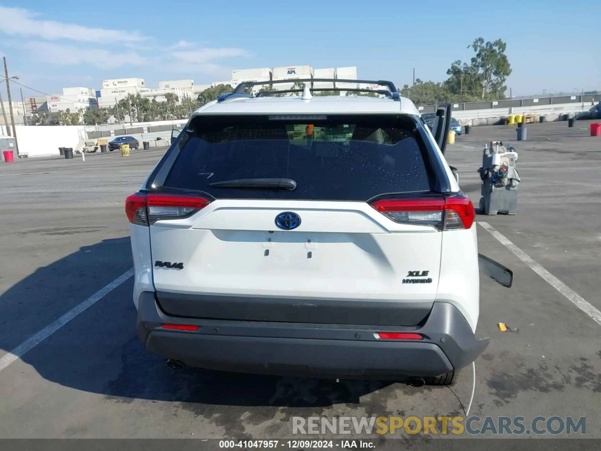16 Фотография поврежденного автомобиля JTMB6RFV1RD550375 TOYOTA RAV4 HYBRID 2024