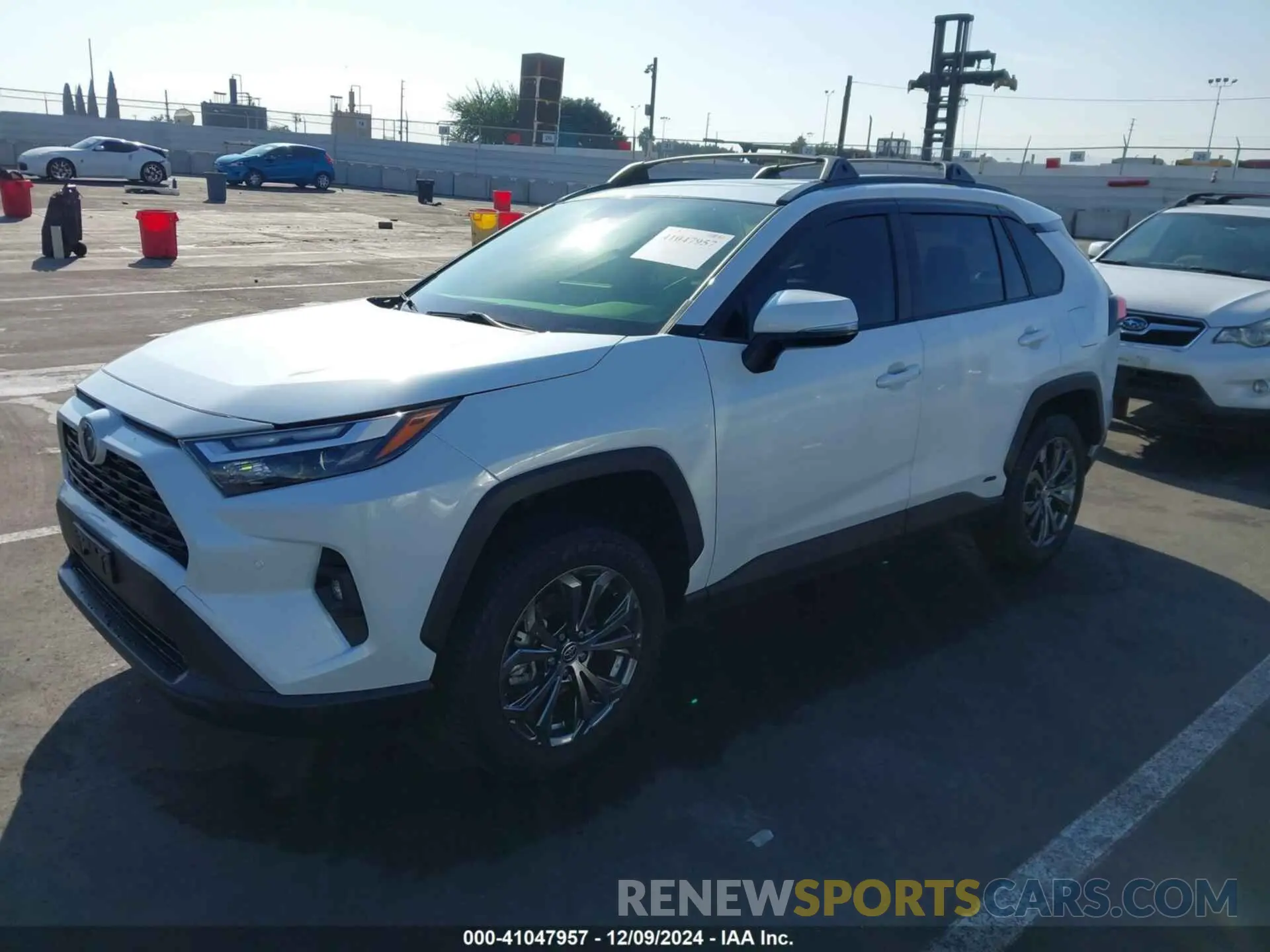 2 Фотография поврежденного автомобиля JTMB6RFV1RD550375 TOYOTA RAV4 HYBRID 2024