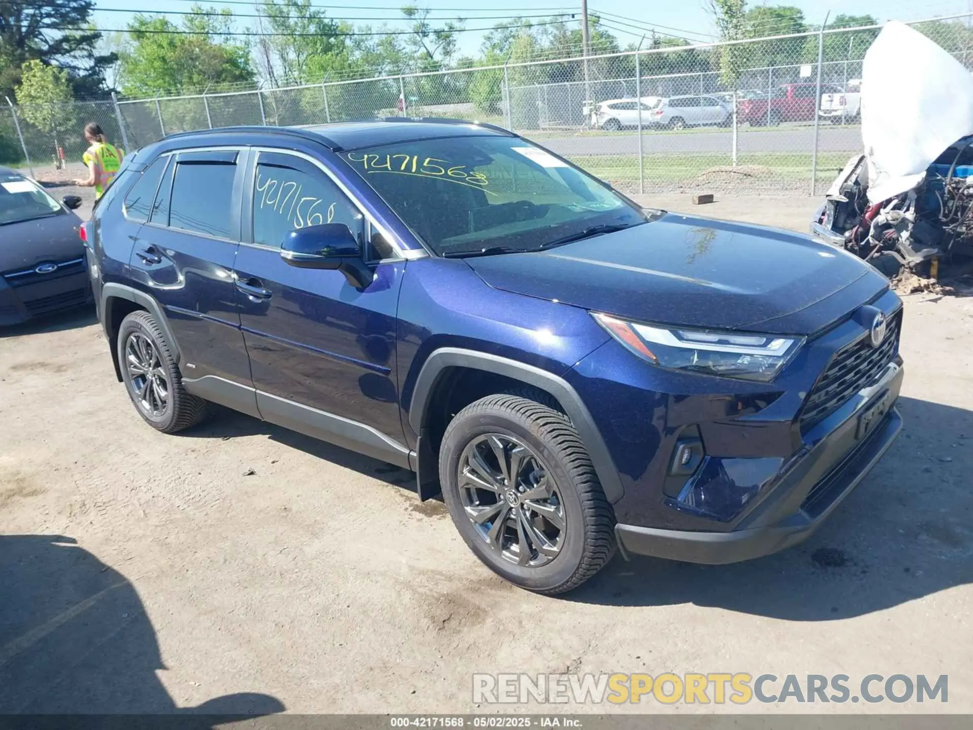 1 Фотография поврежденного автомобиля JTMB6RFV3RJ041700 TOYOTA RAV4 HYBRID 2024
