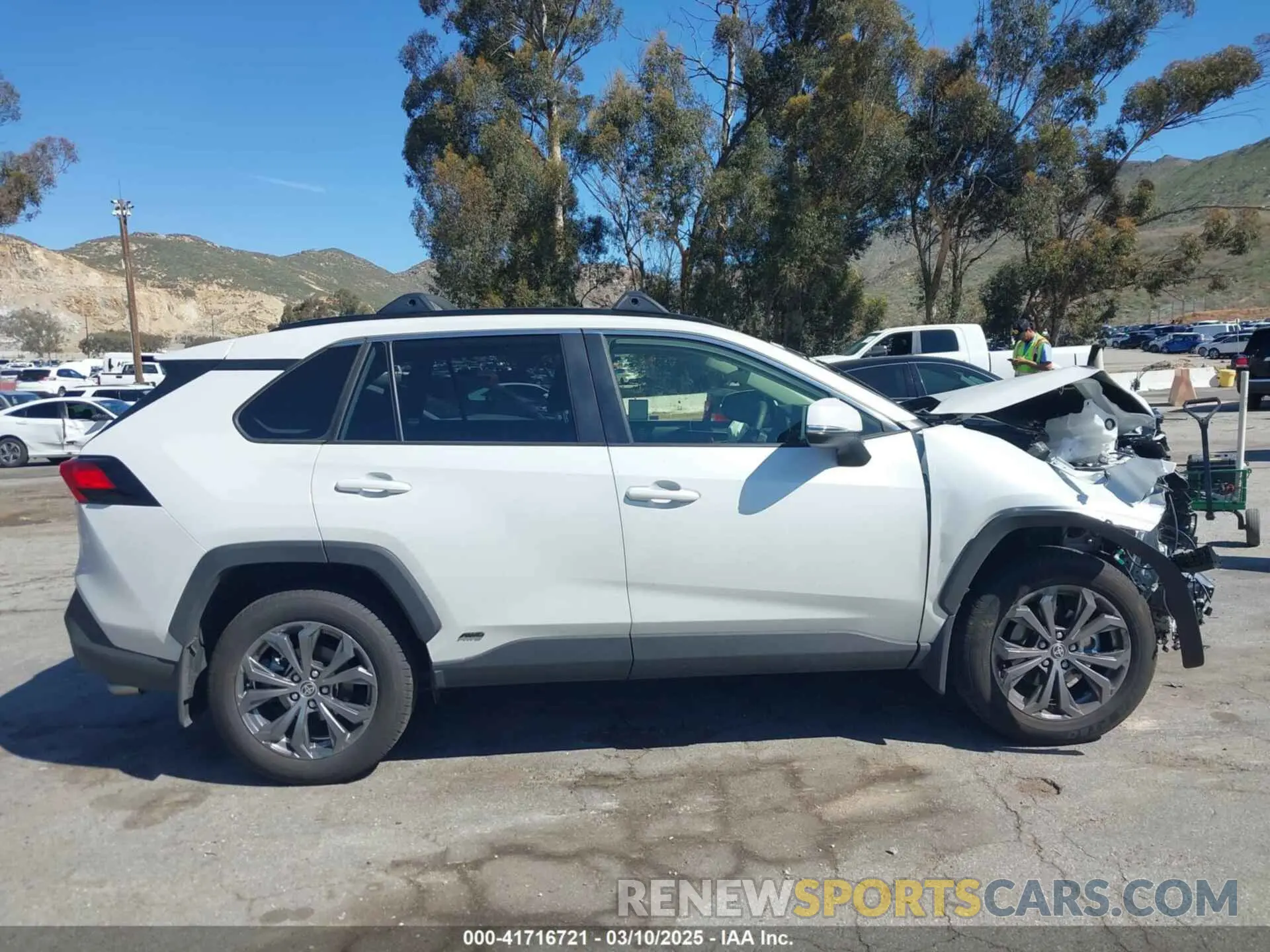 14 Photograph of a damaged car JTMB6RFV3RJ059534 TOYOTA RAV4 HYBRID 2024