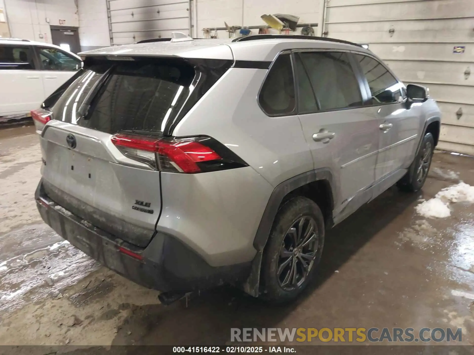 4 Фотография поврежденного автомобиля JTMB6RFV5RD148973 TOYOTA RAV4 HYBRID 2024